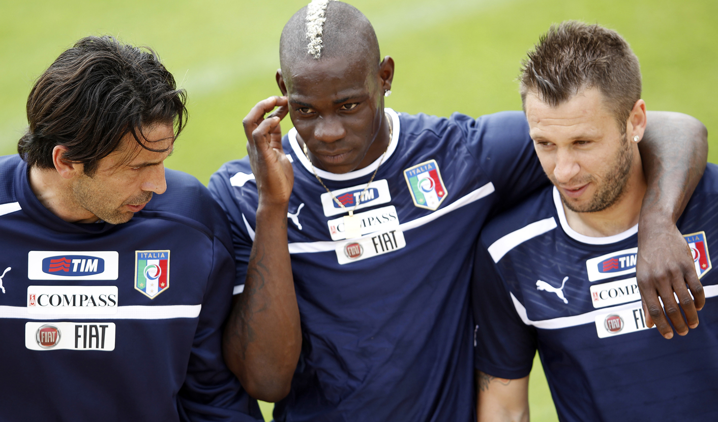 Balotelli warning for racists at Euro 2012