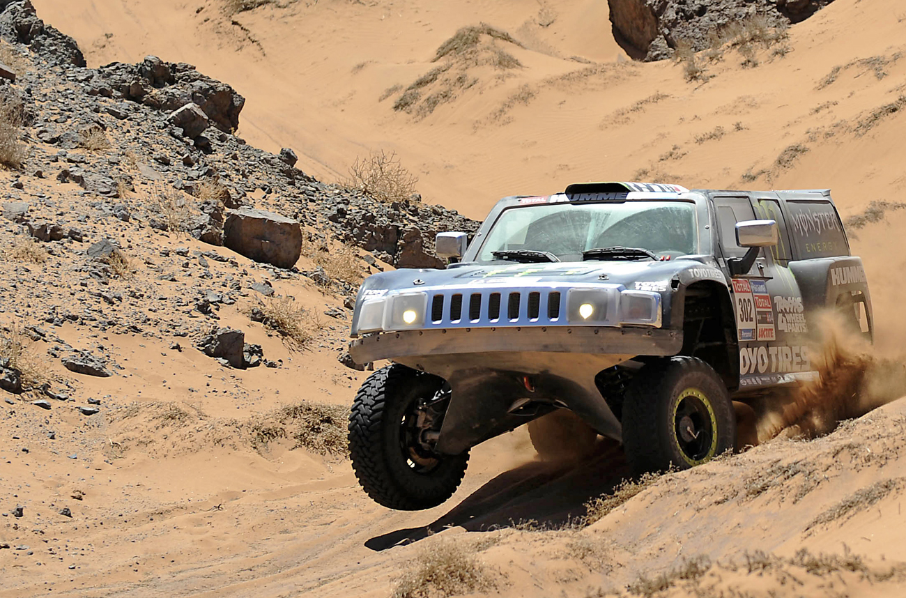 Hummer finally consents to its own death