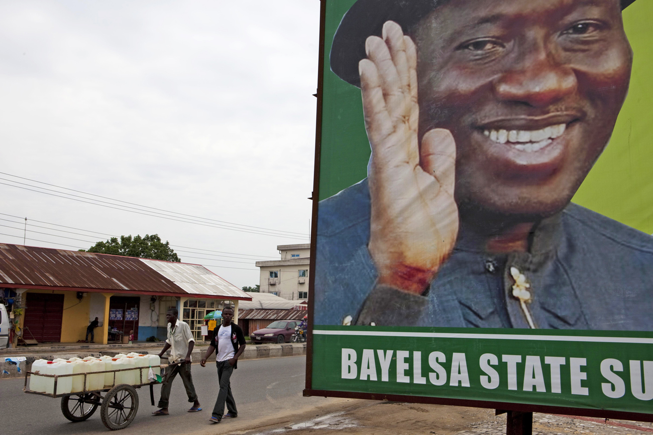Nigeria: Riots, accusations mar Goodluck Jonathan's landslide victory - but AU's happy