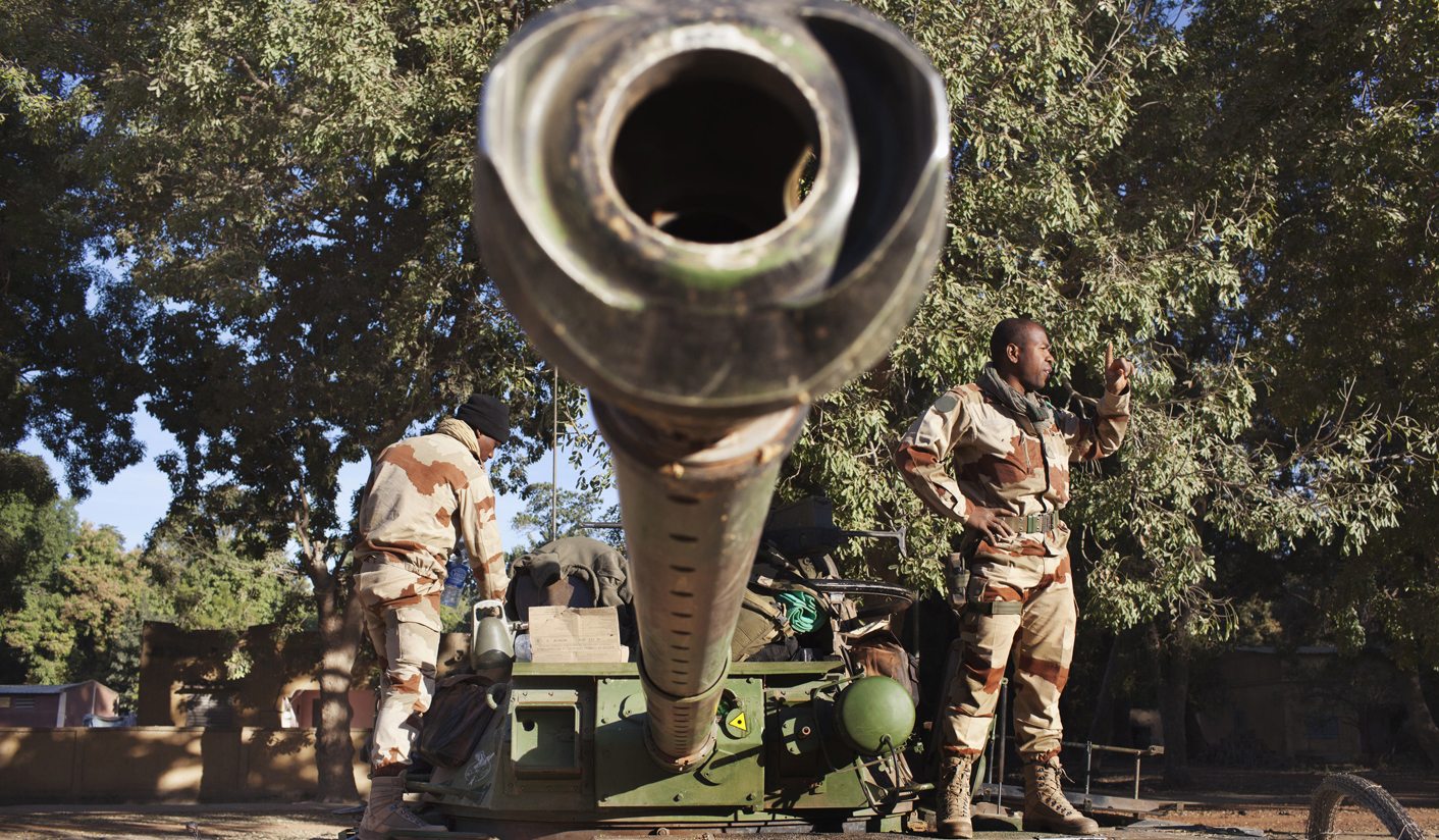 French troops advance in Mali as islamists melt away