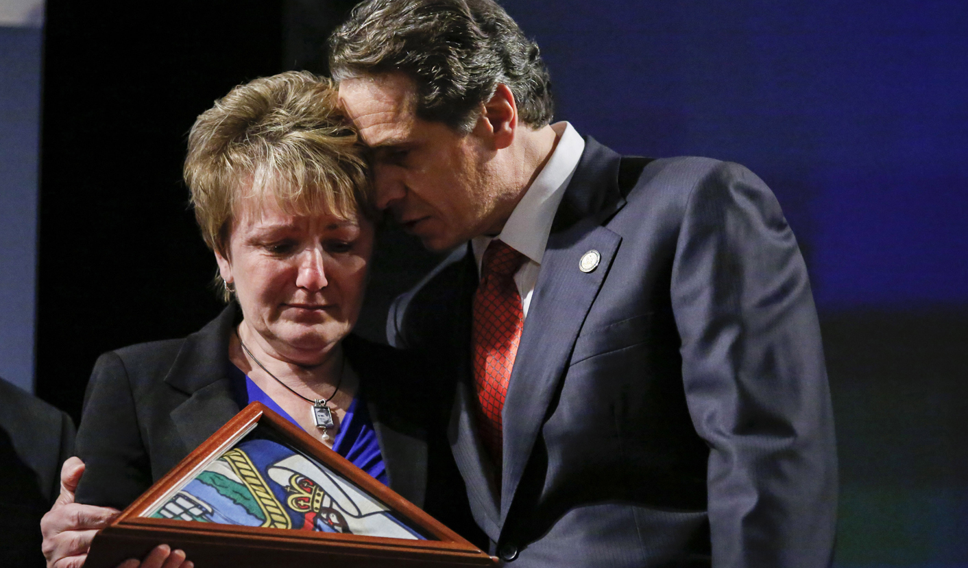 New York governor proposes strictest assault weapons ban