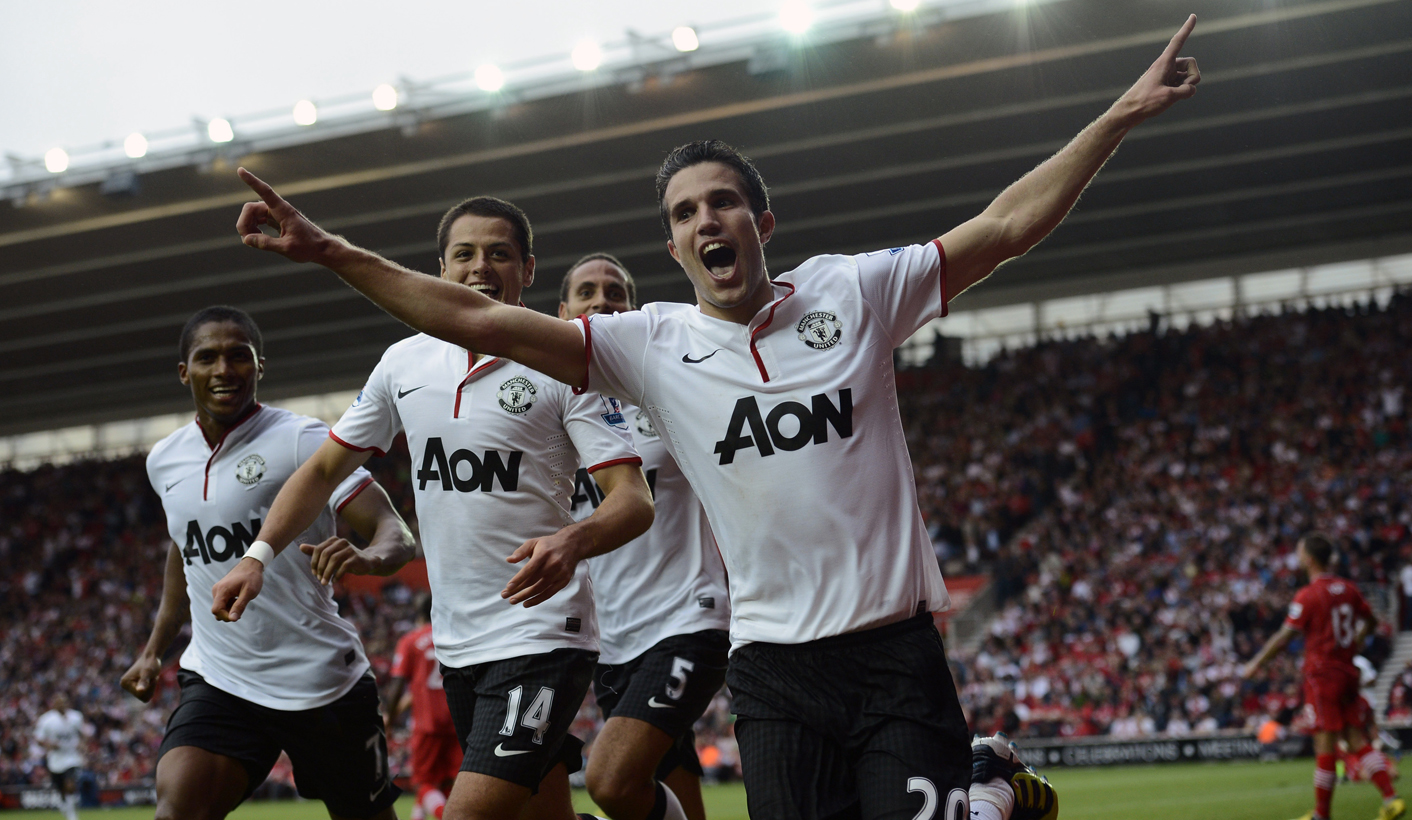 Premier League: Van Persie hat-trick seals late win for Man United