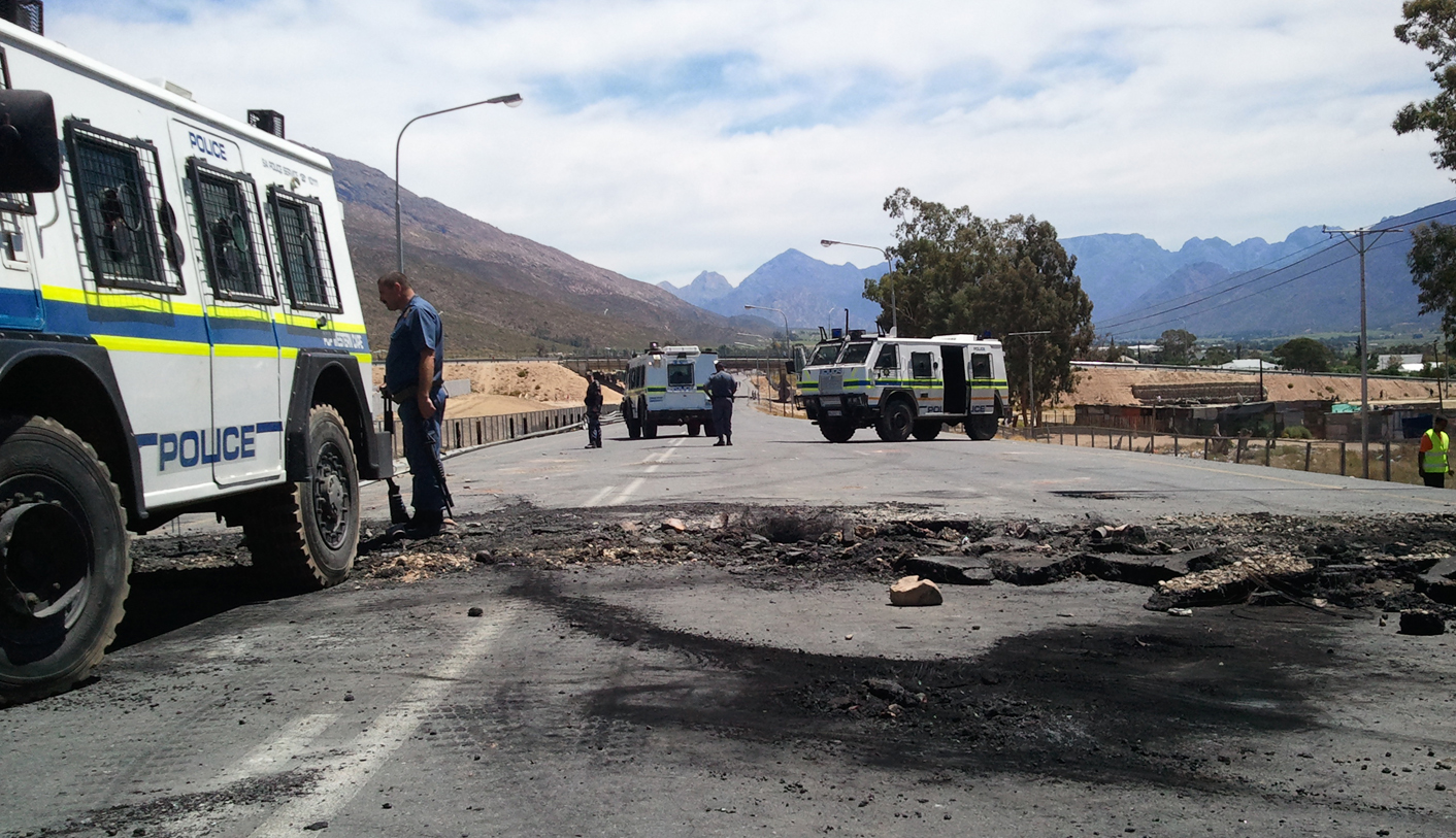 Cape winelands: Why the farmworkers defied Cosatu