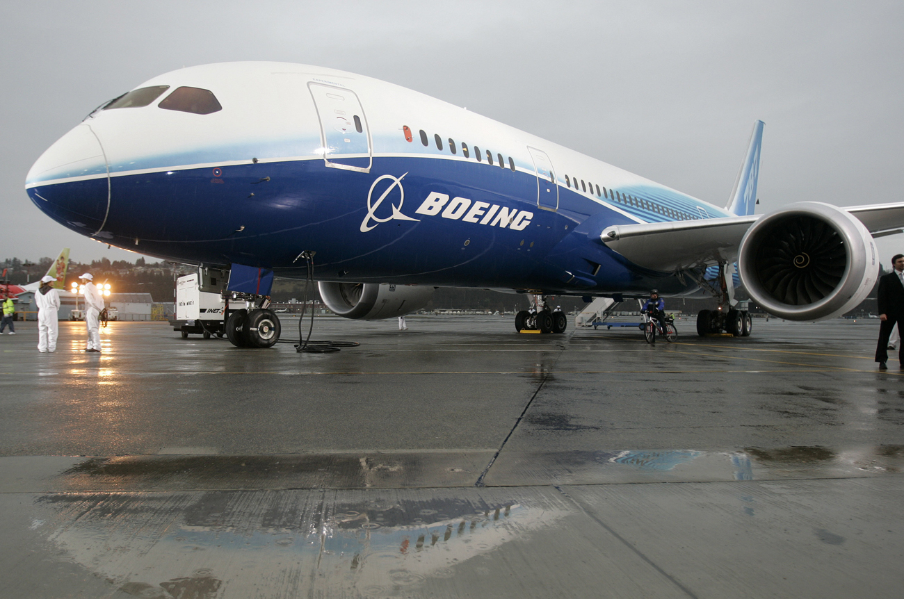 World's biggest toys flock to Farnborough Airshow