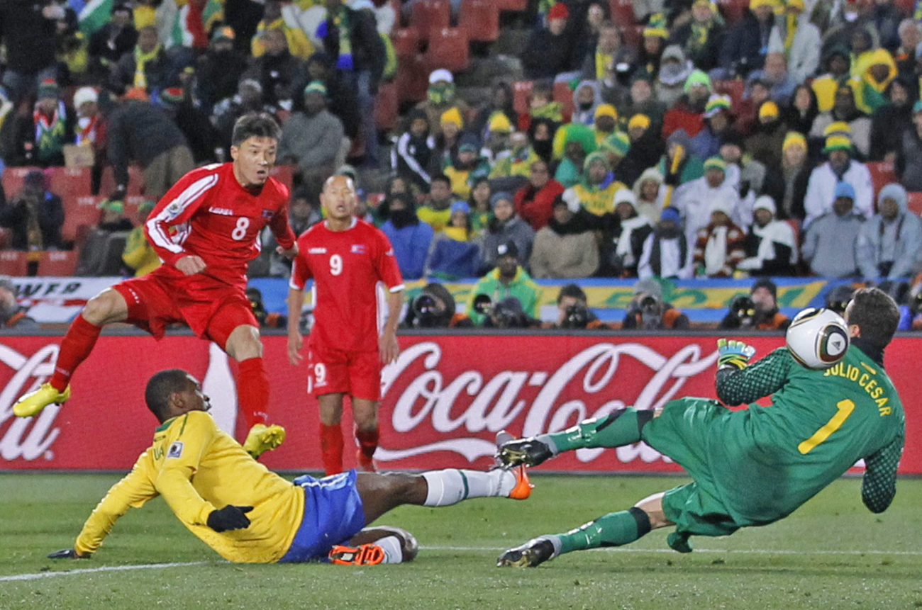 Brazil, the brilliant, defeats North Korea, the proud