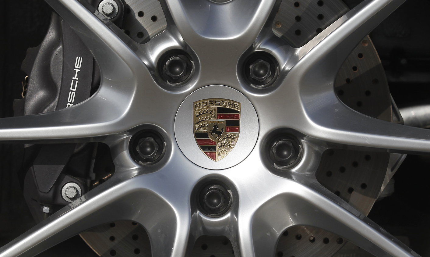 VW sees Porsche buyout clearing path to global leadership