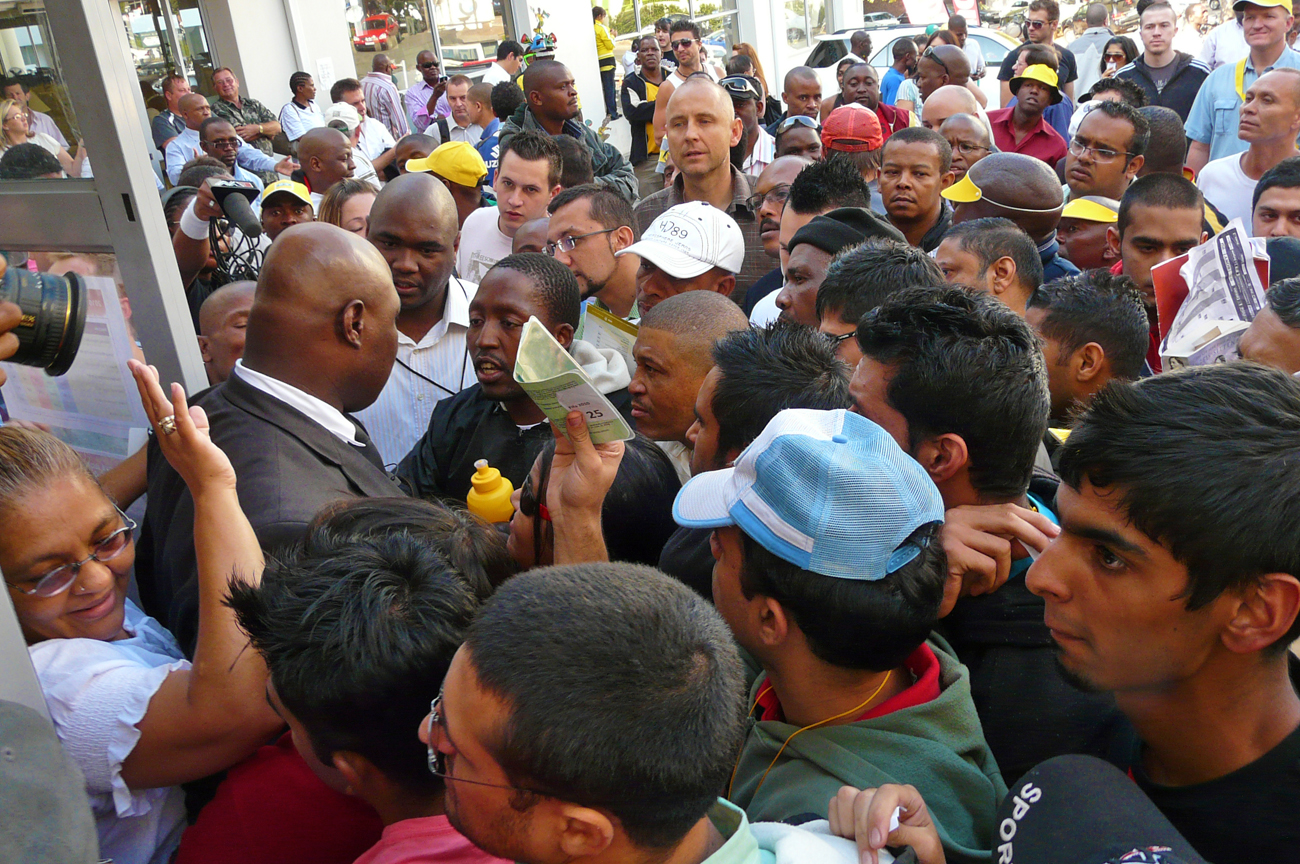 Over-the-counter World Cup ticket sales start amid crowd chaos