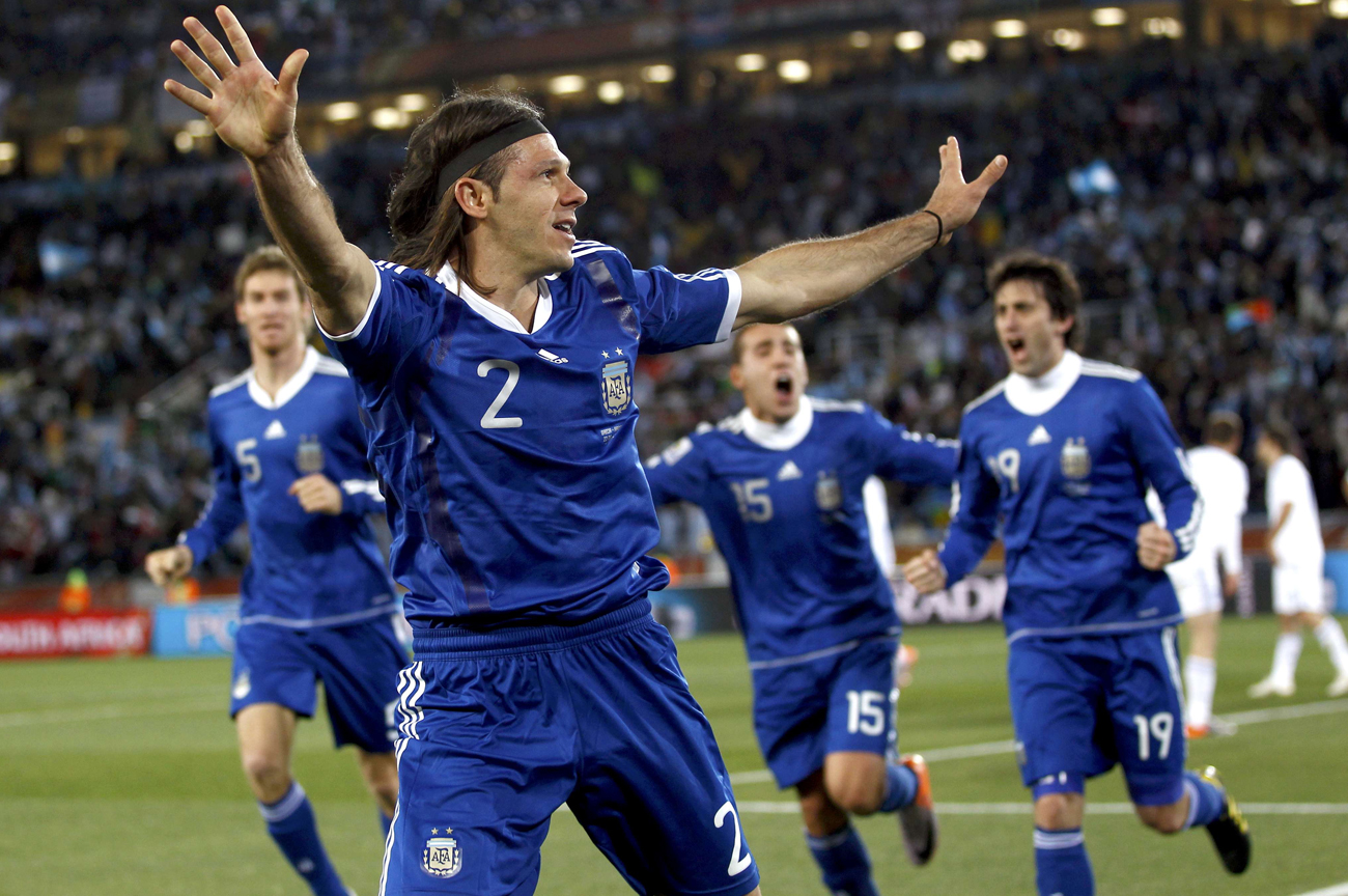 Argentines bulldoze their way over Greeks in Polokwane, finish atop Group B