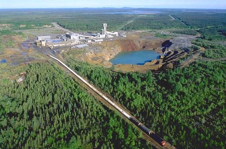 Venerable Anglo seems to have fended off Xstrata – for now