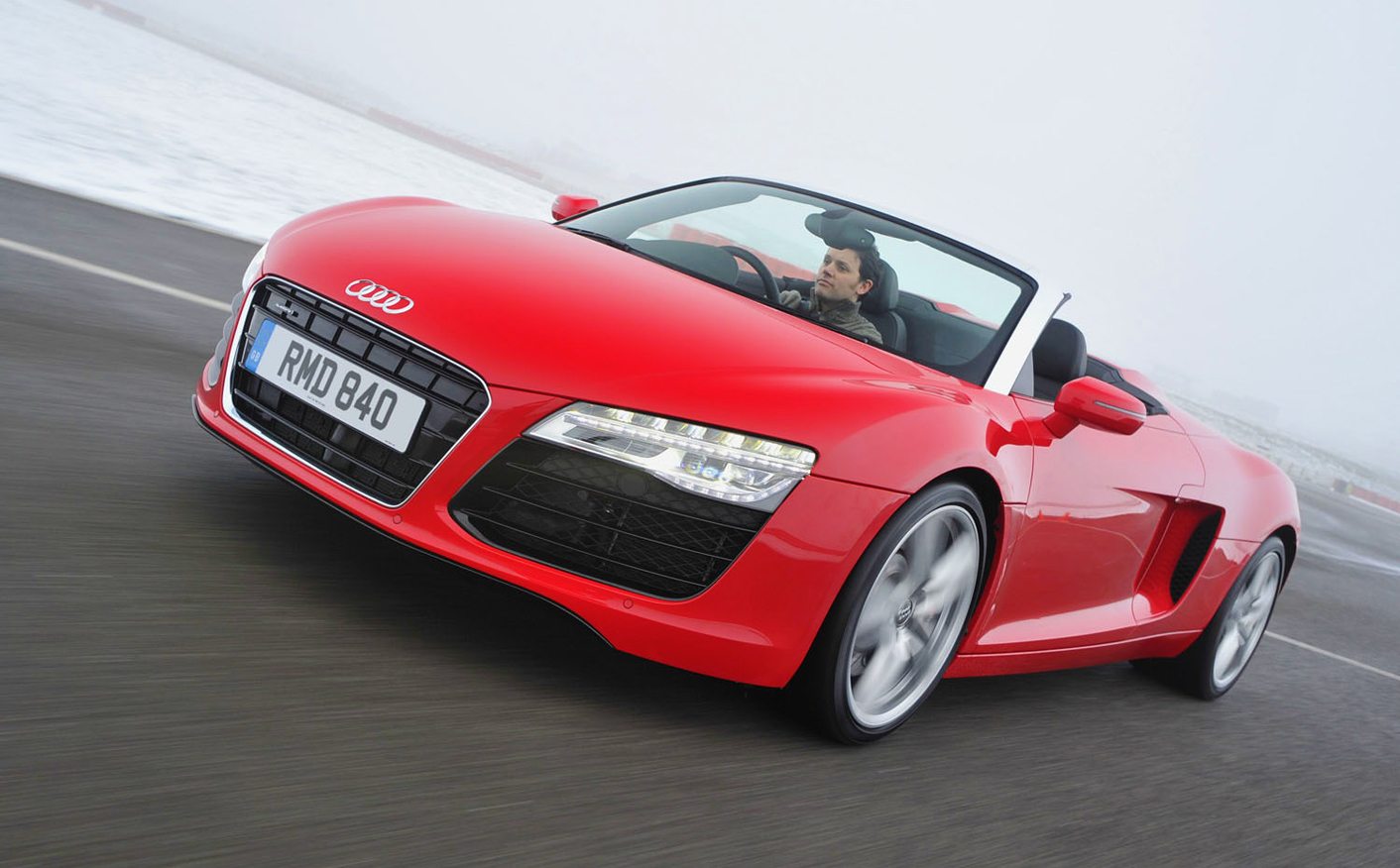 Audi R8 Spyder V8: Less can be more