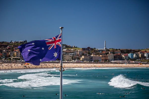 Australian-flag-by-the-beach_Small