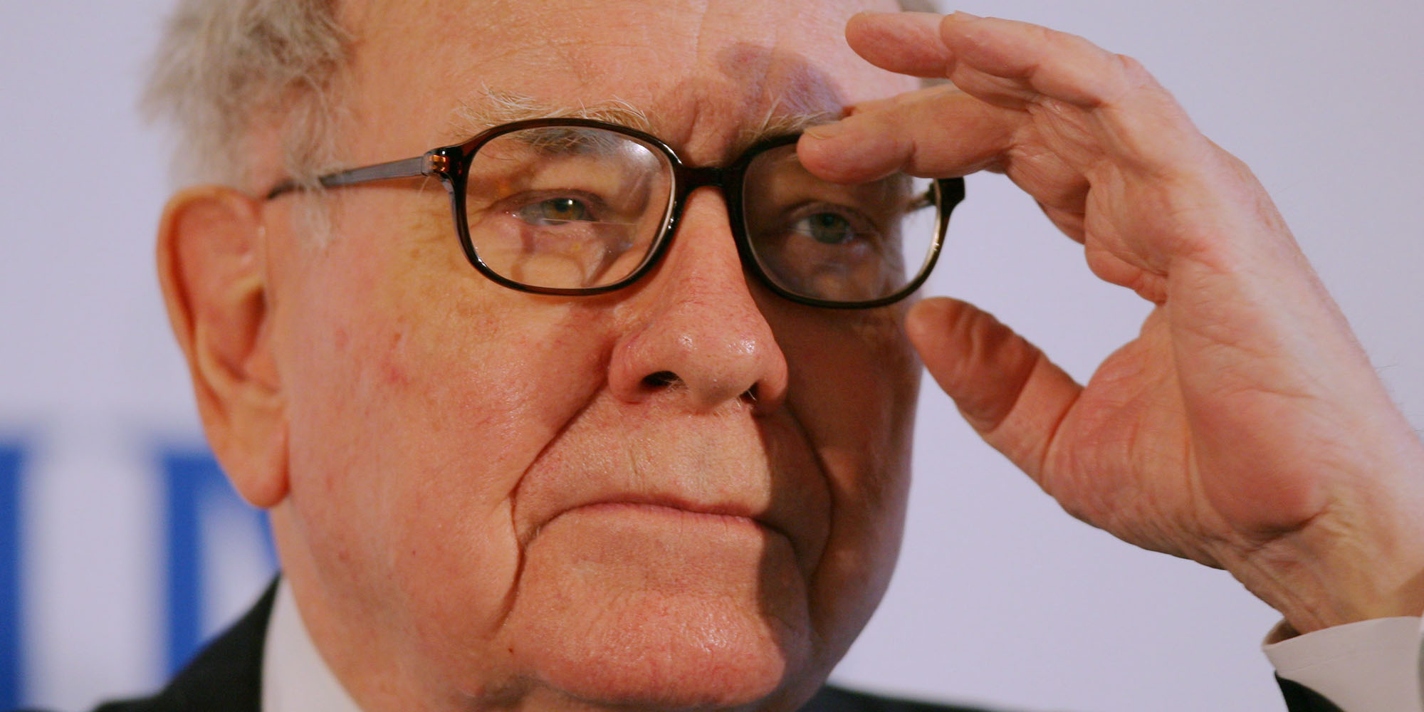 Berkshire Hathaway is on the table, and the menu is both à la carte and a Buffett