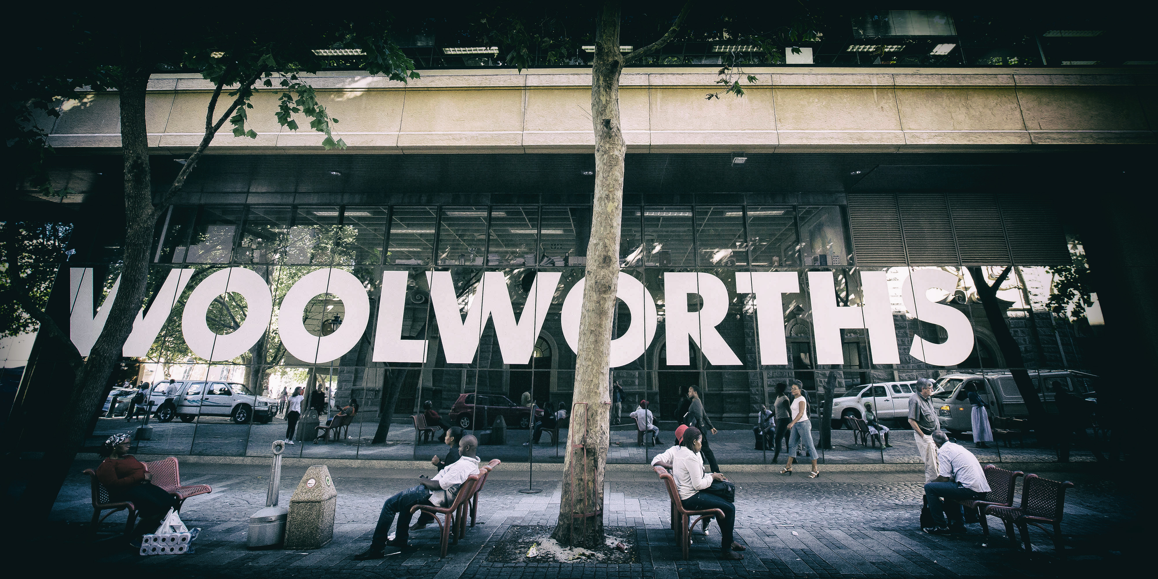 Eat-at-home trend and online delivery foray make the difference for Woolies