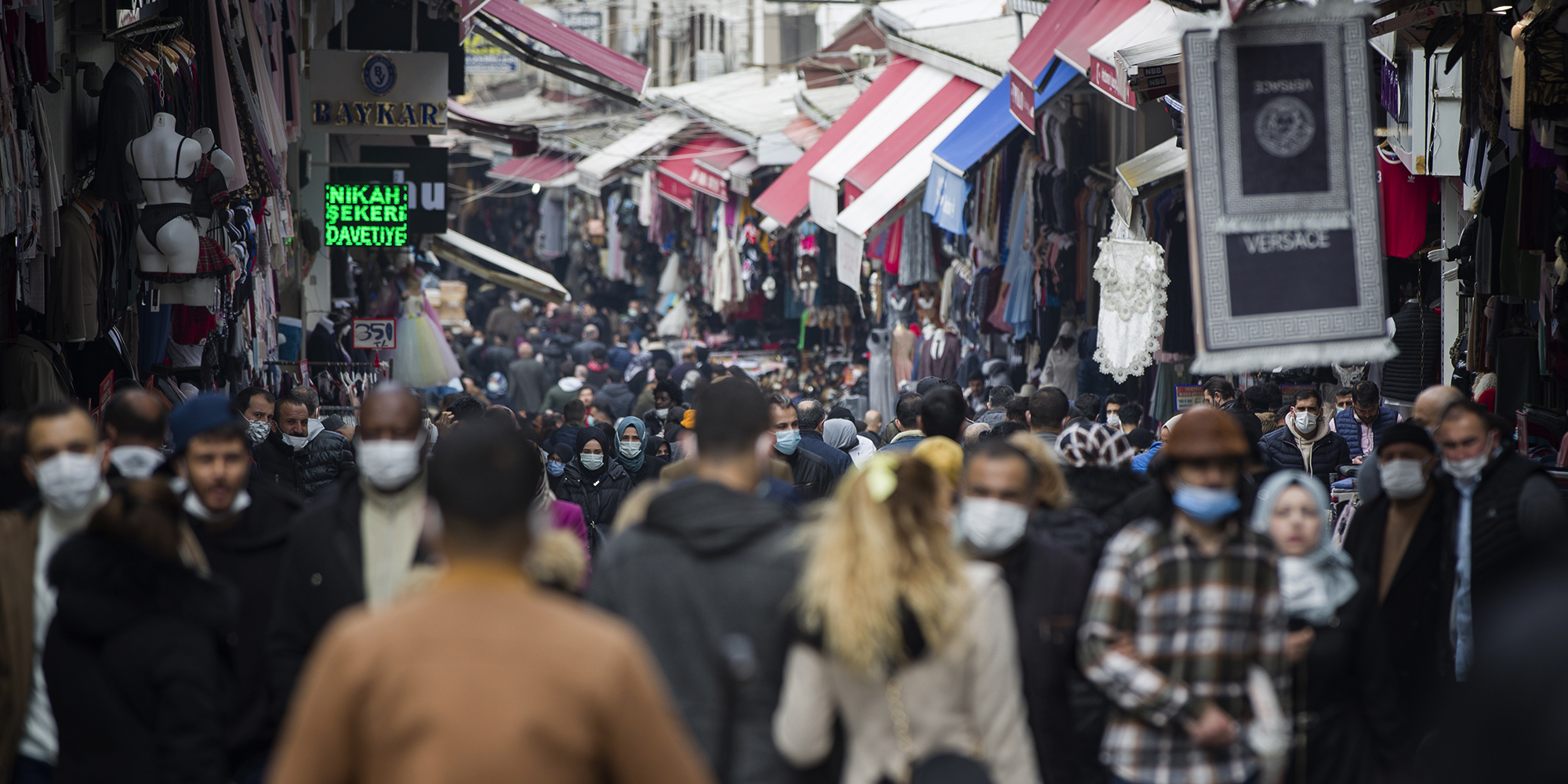 Turkish lira falls to a fresh record low