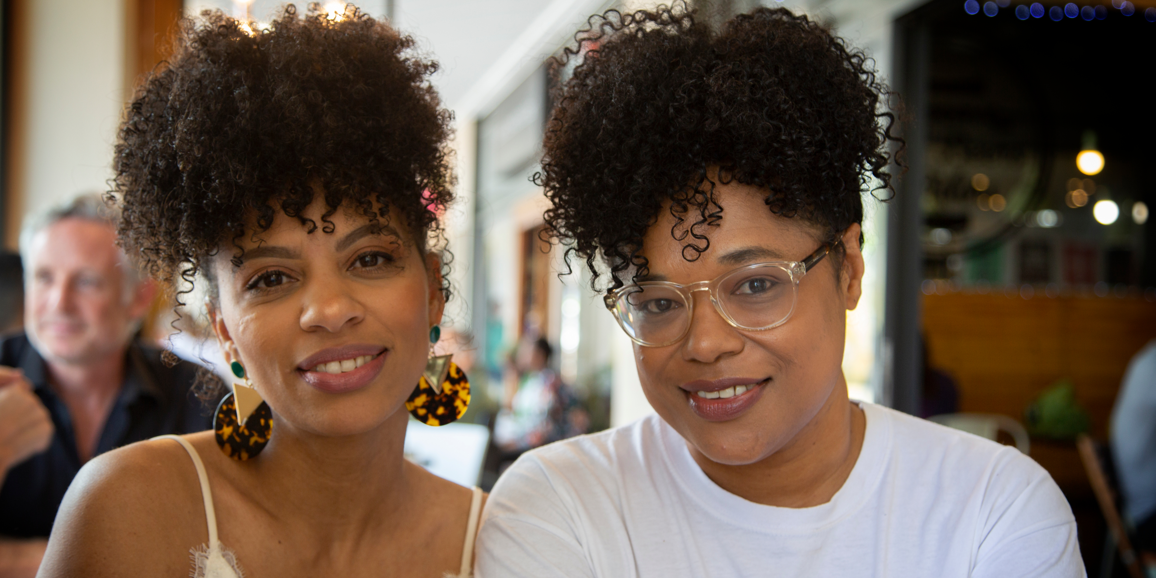 'Naturalistas' cause waves in the hair industry