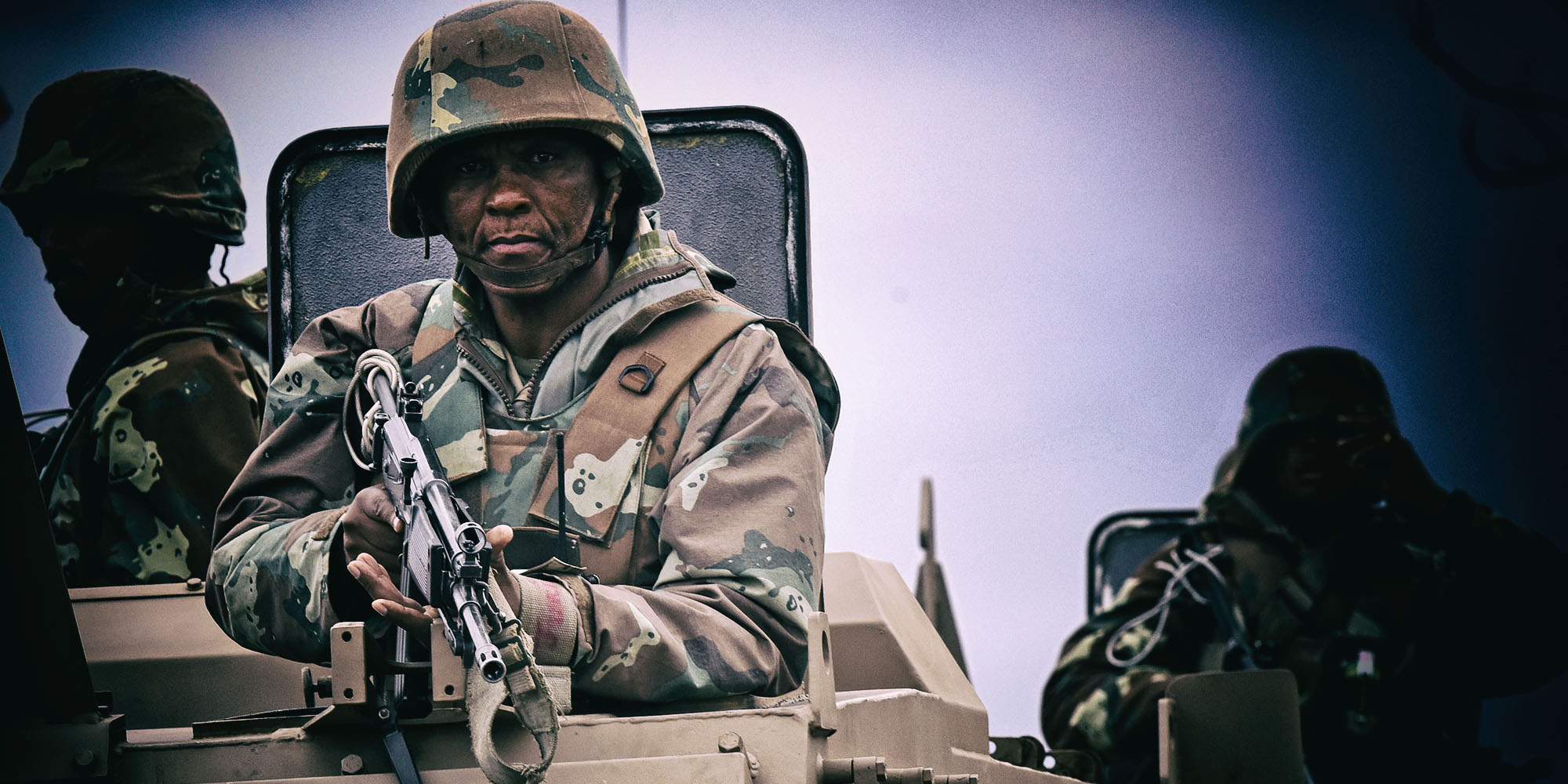 Five in military weapons theft case walk free