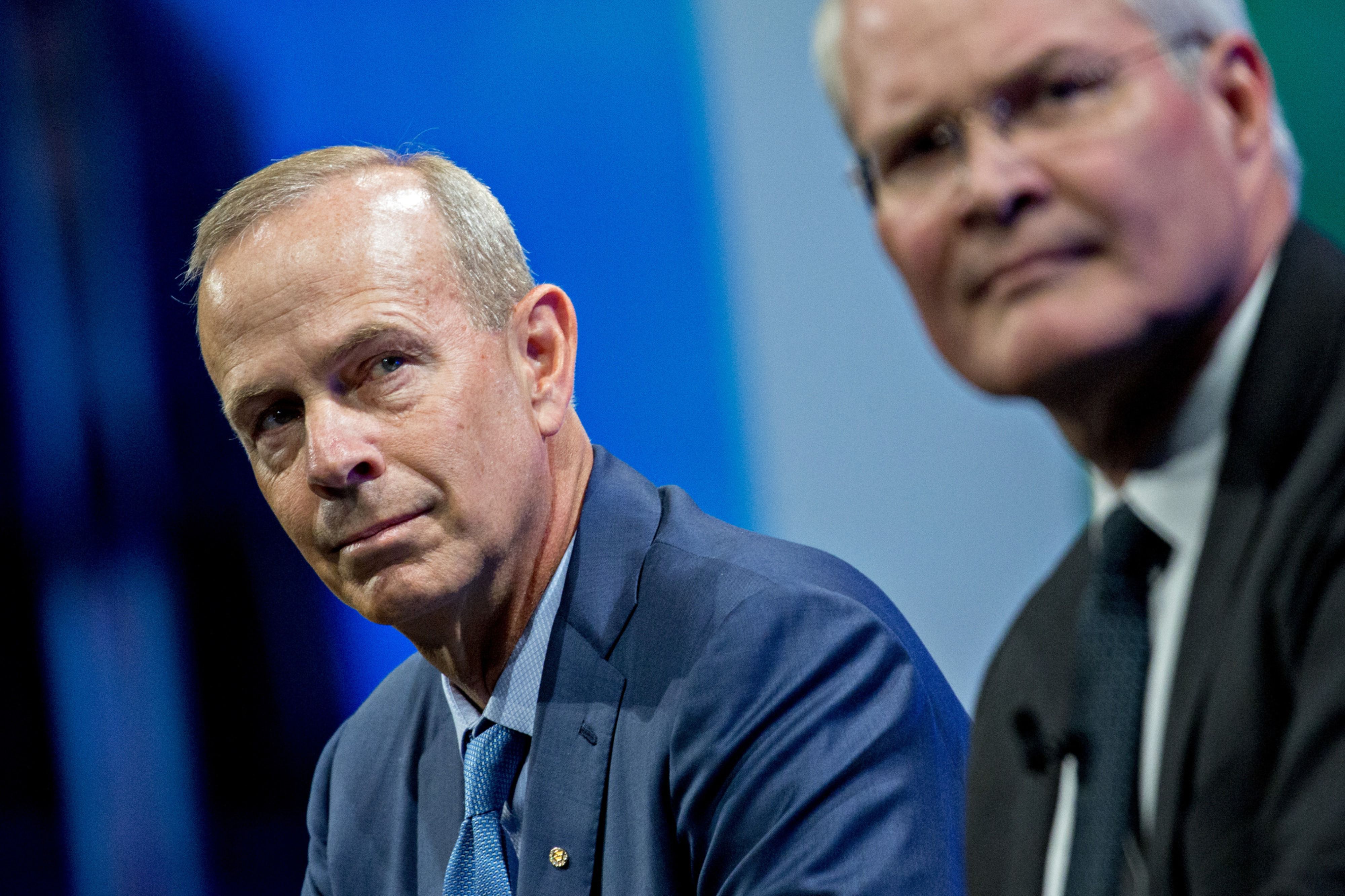 Exxon, Chevron CEOs Discussed Merger Last Year, DJ Says