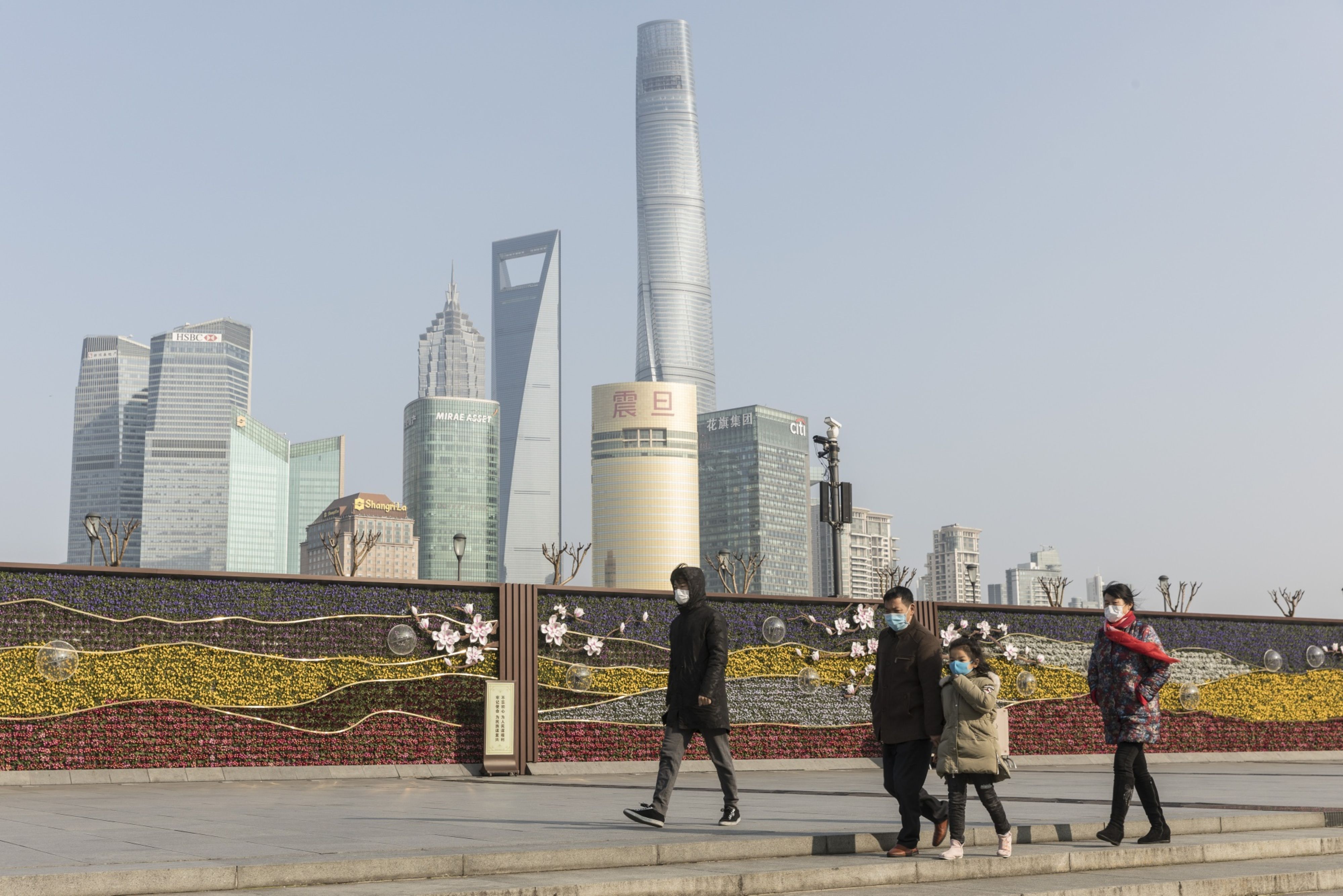 Chinese Stocks Sink 9% as Markets Reopen to Crisis After Break