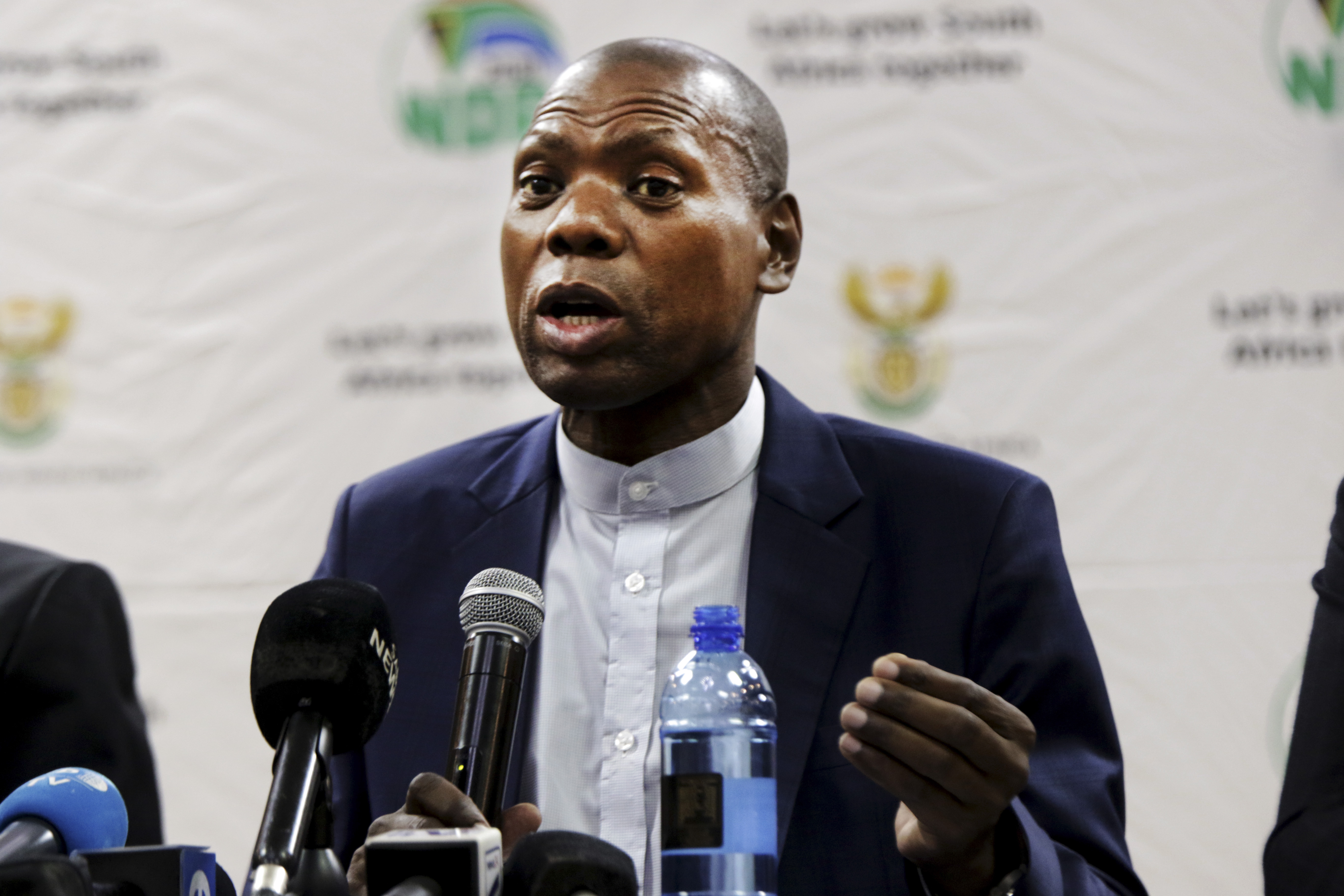 Covid-19: Health minister calls for volunteers