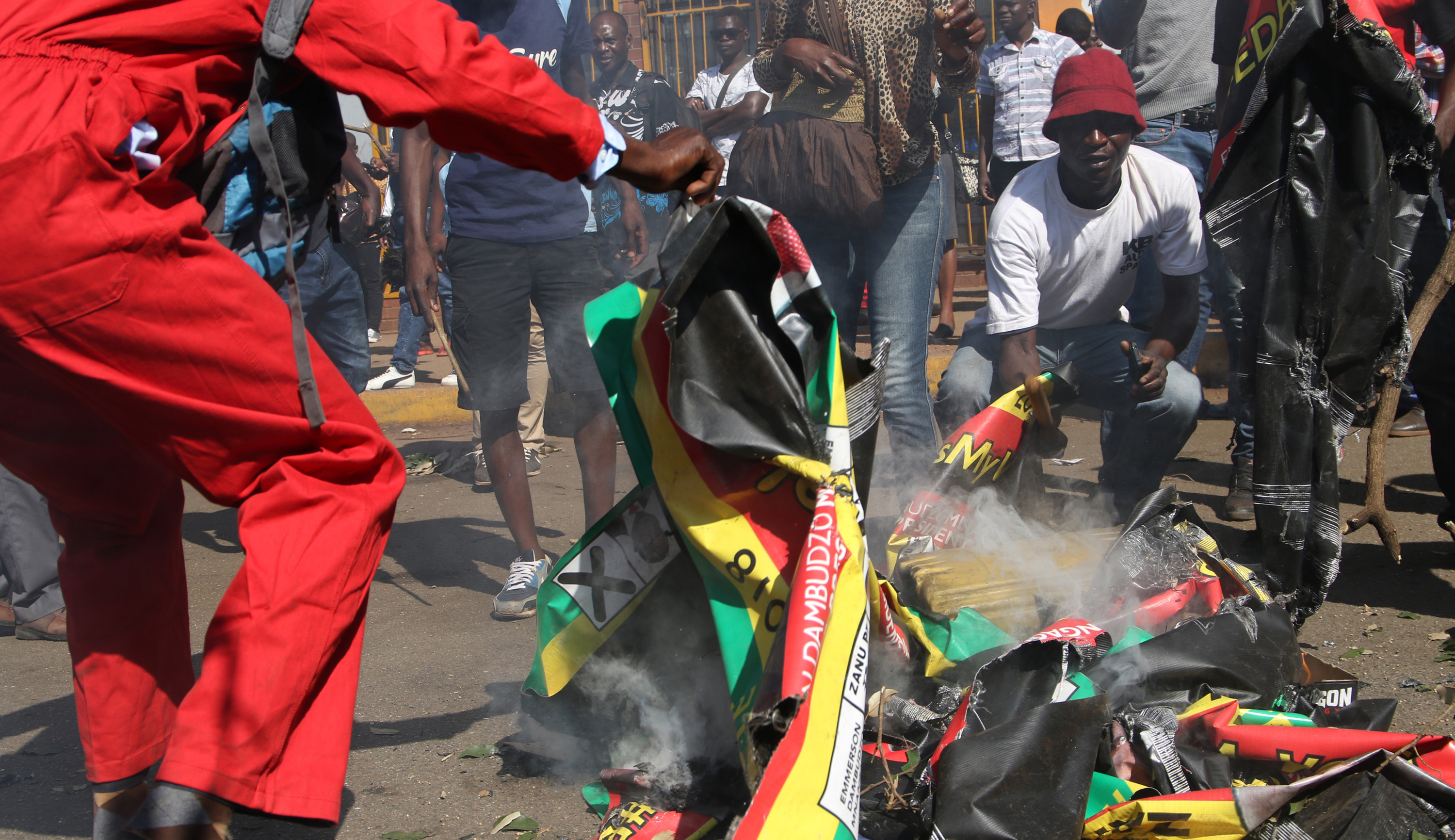 History is repeating itself in Zimbabwe