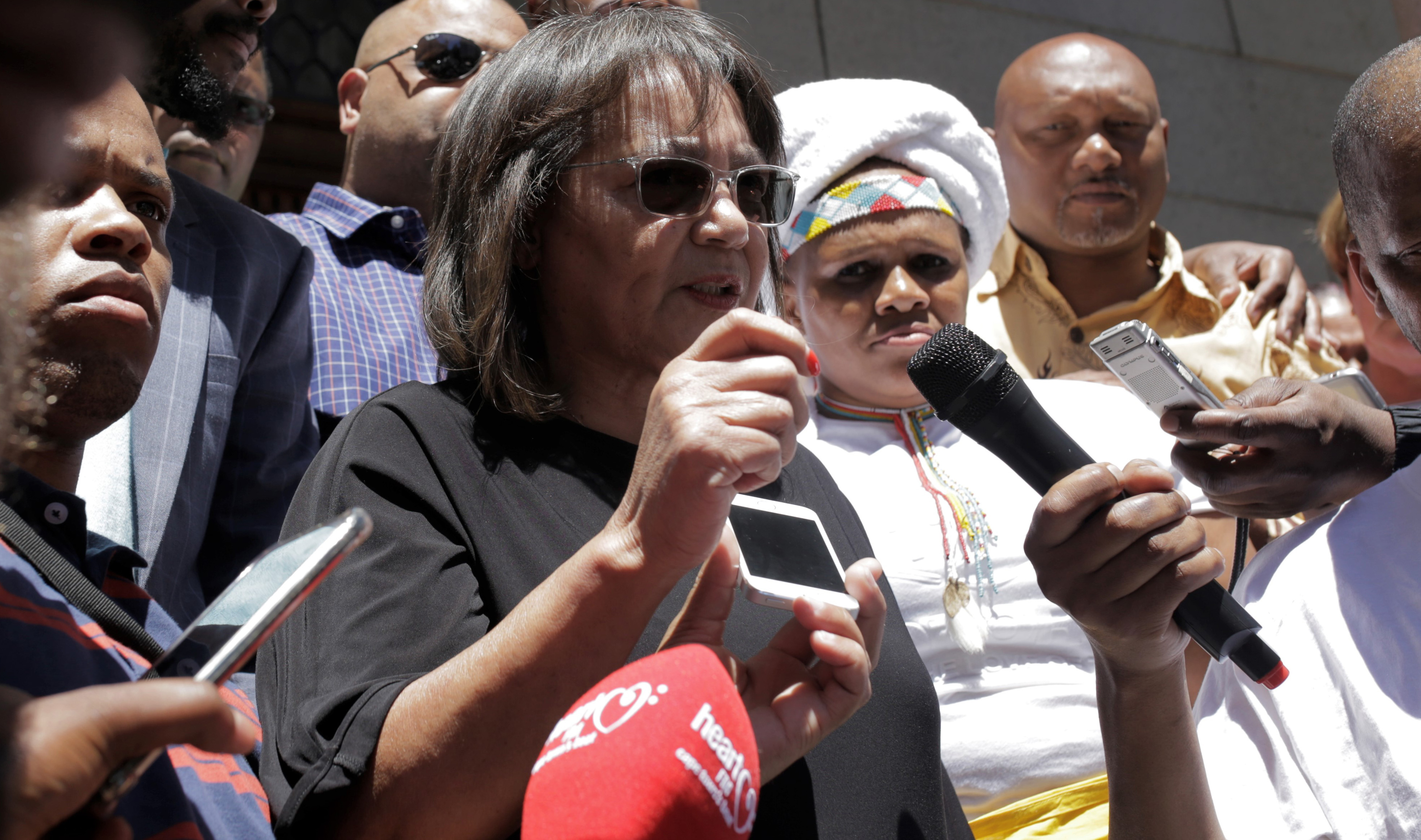Defiant De Lille resigns – but is not going quietly