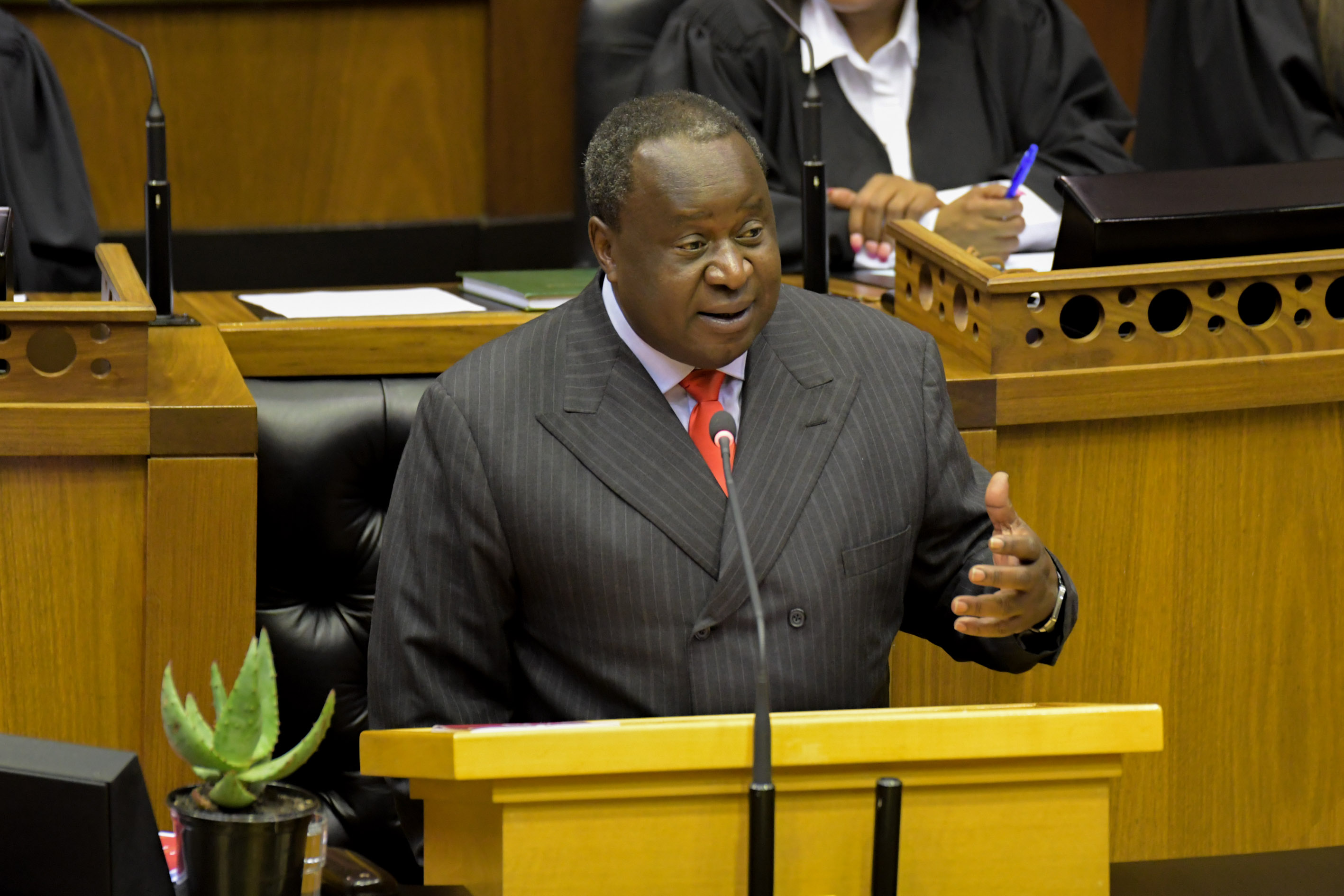 Mboweni’s amended strategy document on reforms kicks the Eskom debt question down the road