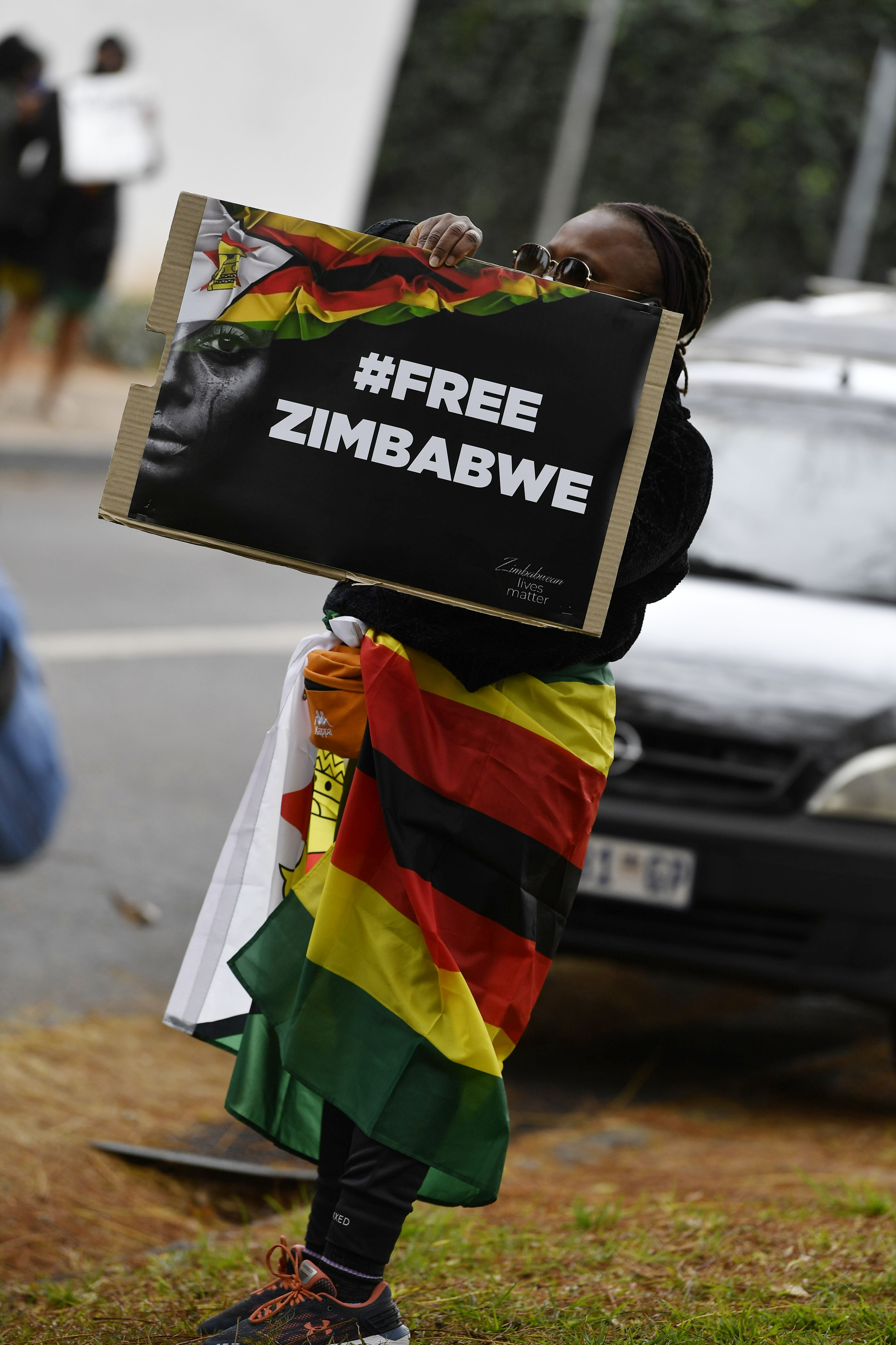Zimbabwe to meet Vatican envoy over Catholic bishops' criticism