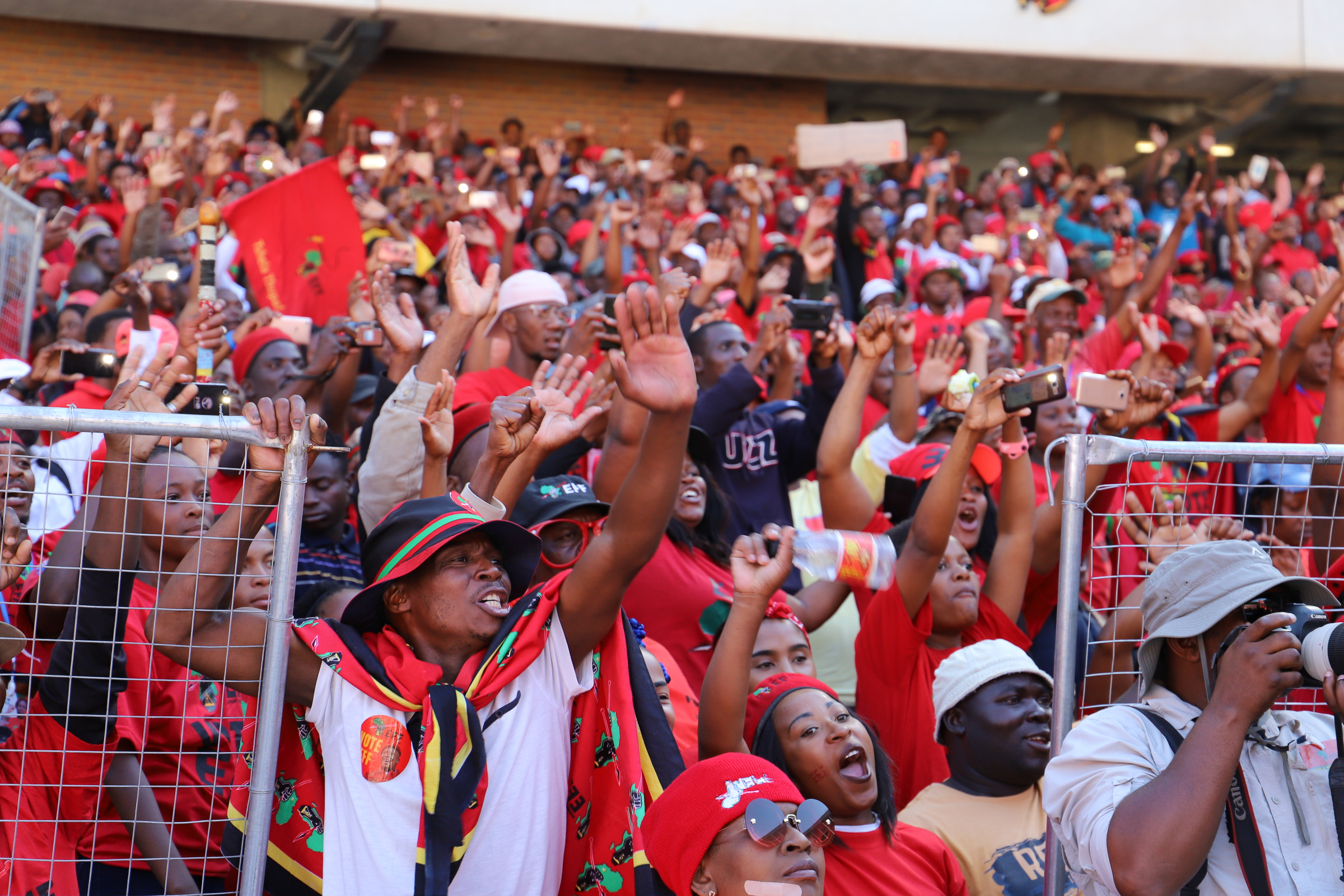 Student leader claims he was kidnapped and tortured by ‘Defenders of the Revolution’ Fighters