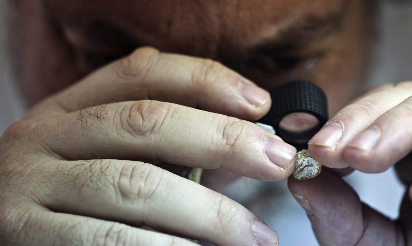 Kimberley Process: Follow the diamond blood trail