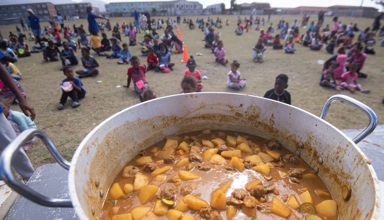 Covid-19: Civil society left to feed thousands of children on Cape Flats