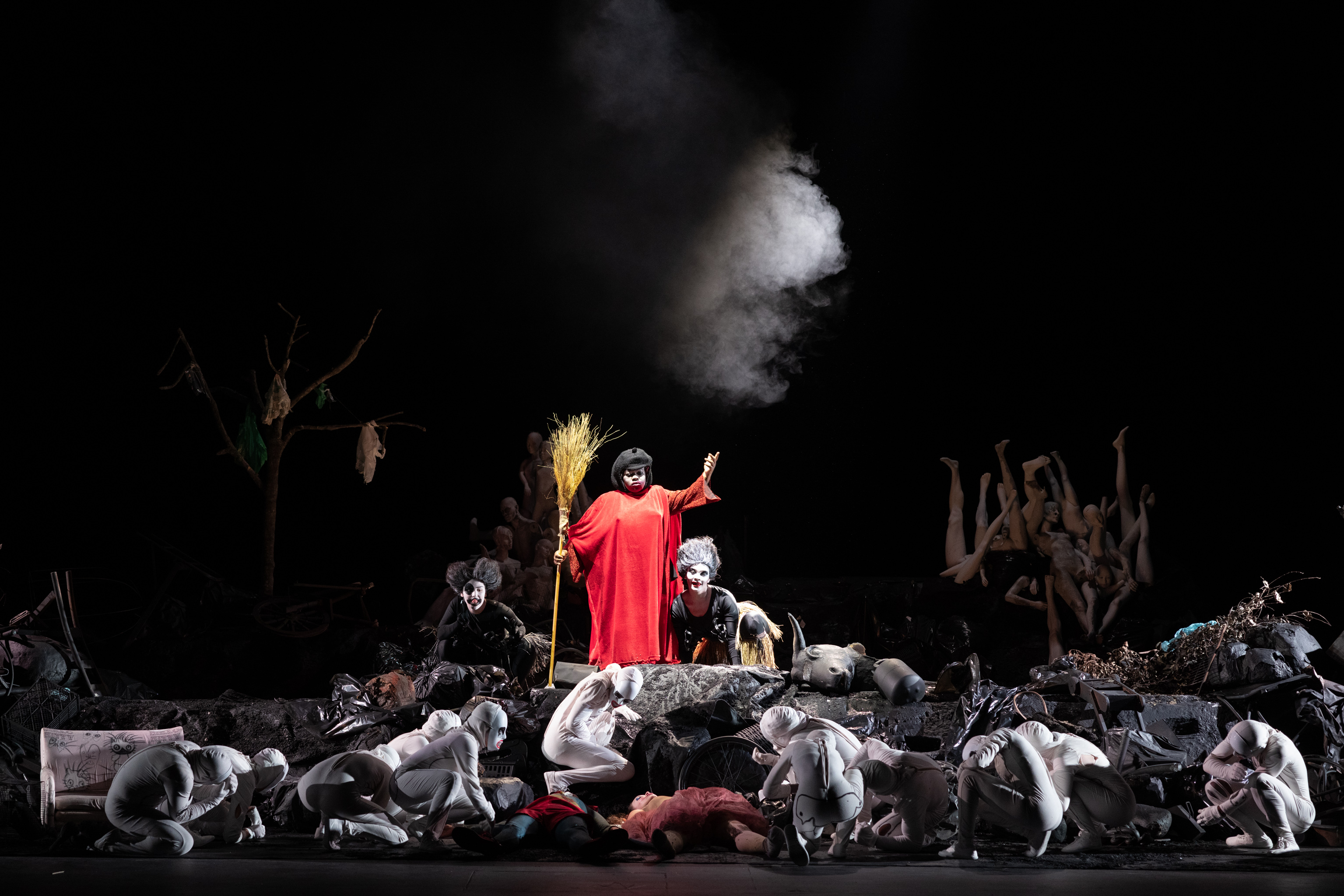 Cape Town Opera returns to live performance with an edgy ‘Hansel und Gretel’