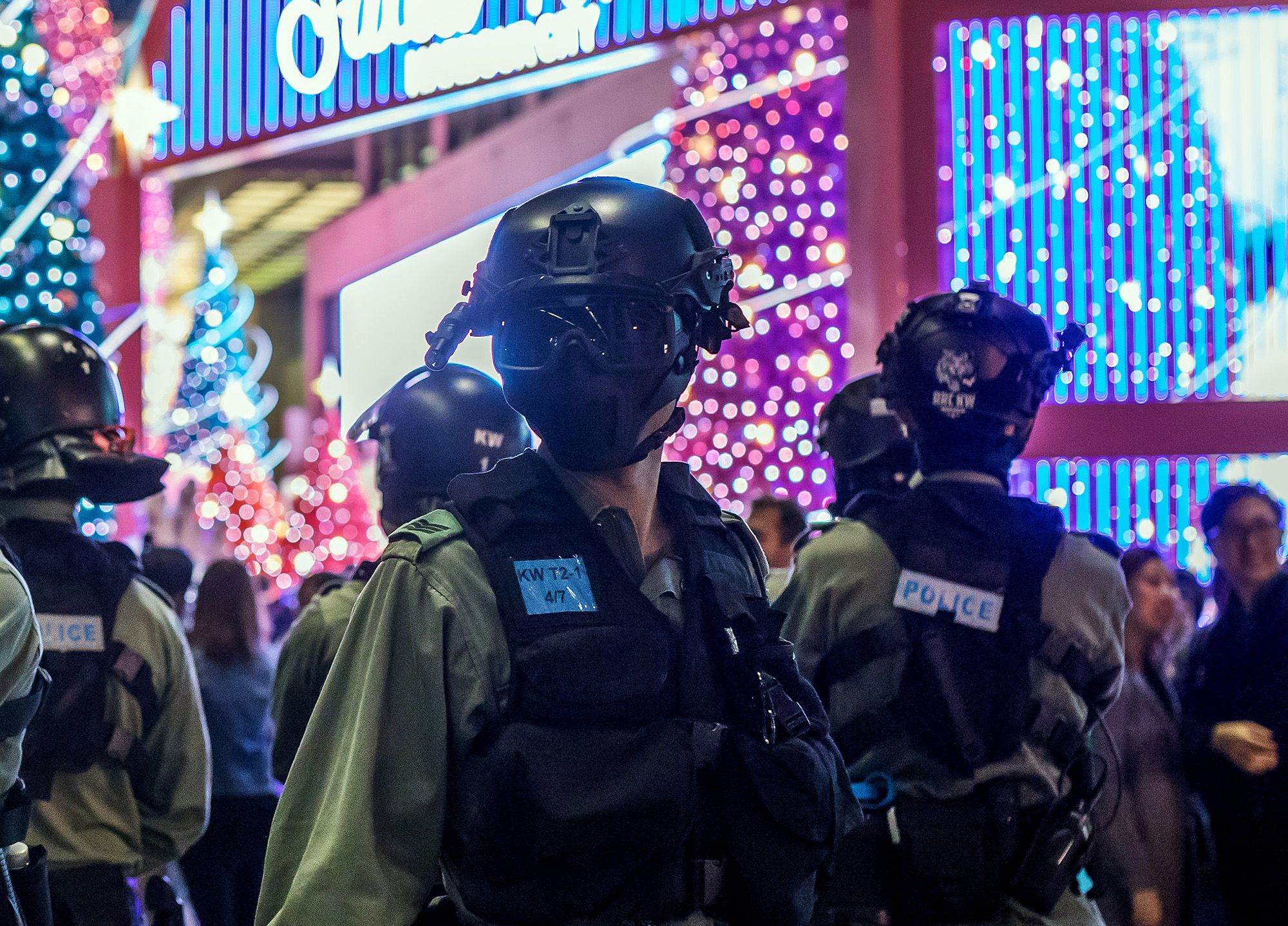 Tsim Sha Tsui Shopping District As Hong Kong to See Biggest Fall in Retail Rents Since 2013