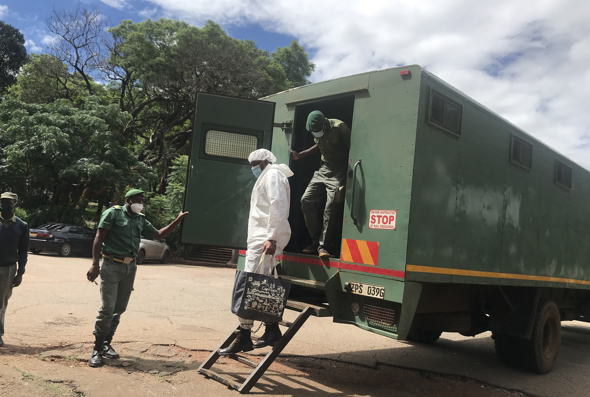 Zimbabwe survives by exiling people to South Africa