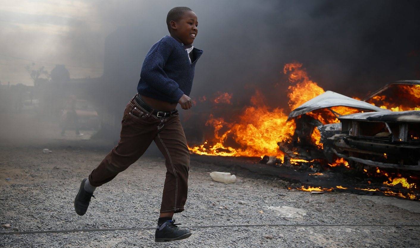 Masiphuelele protest against police