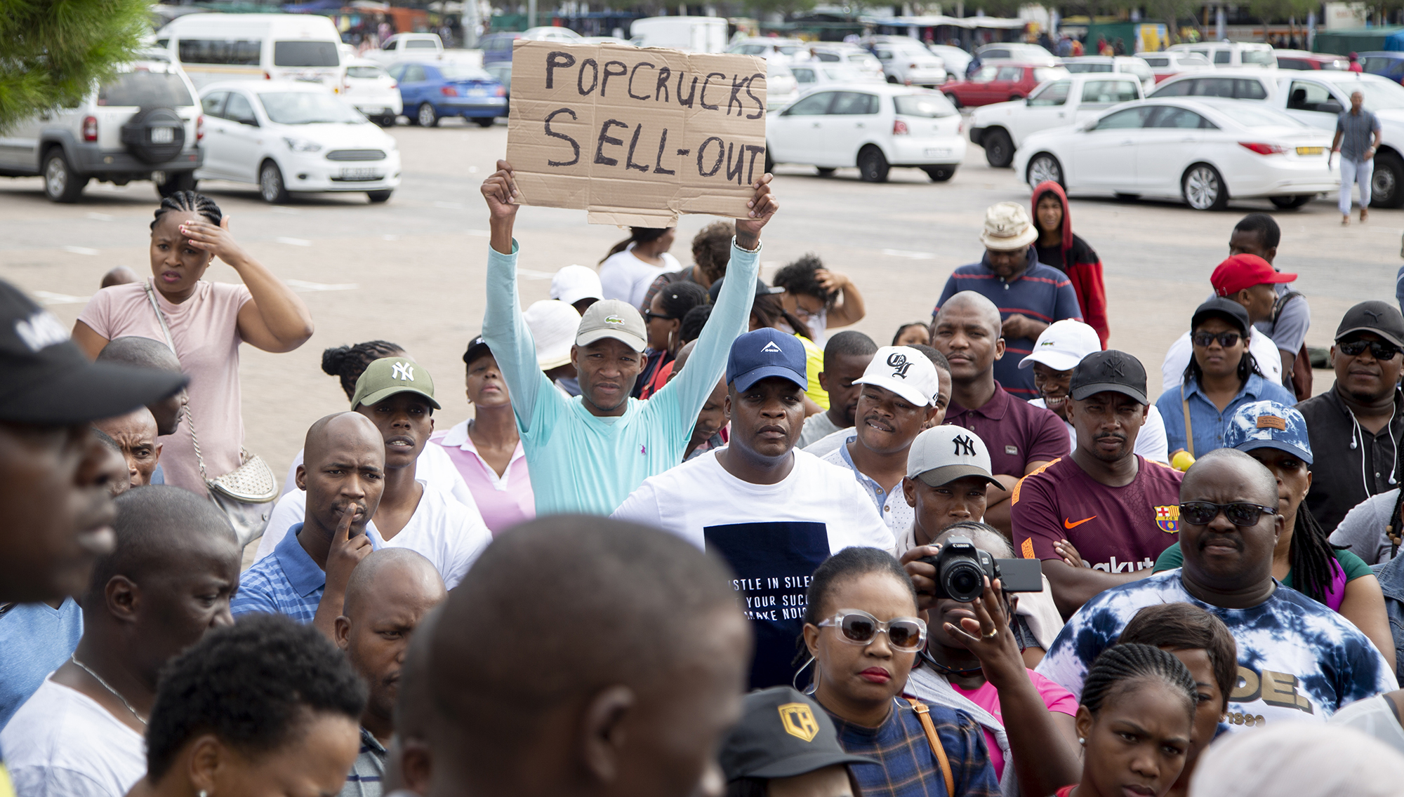 March on Parliament: New union protests against 'unfair' promotion of less experienced cops