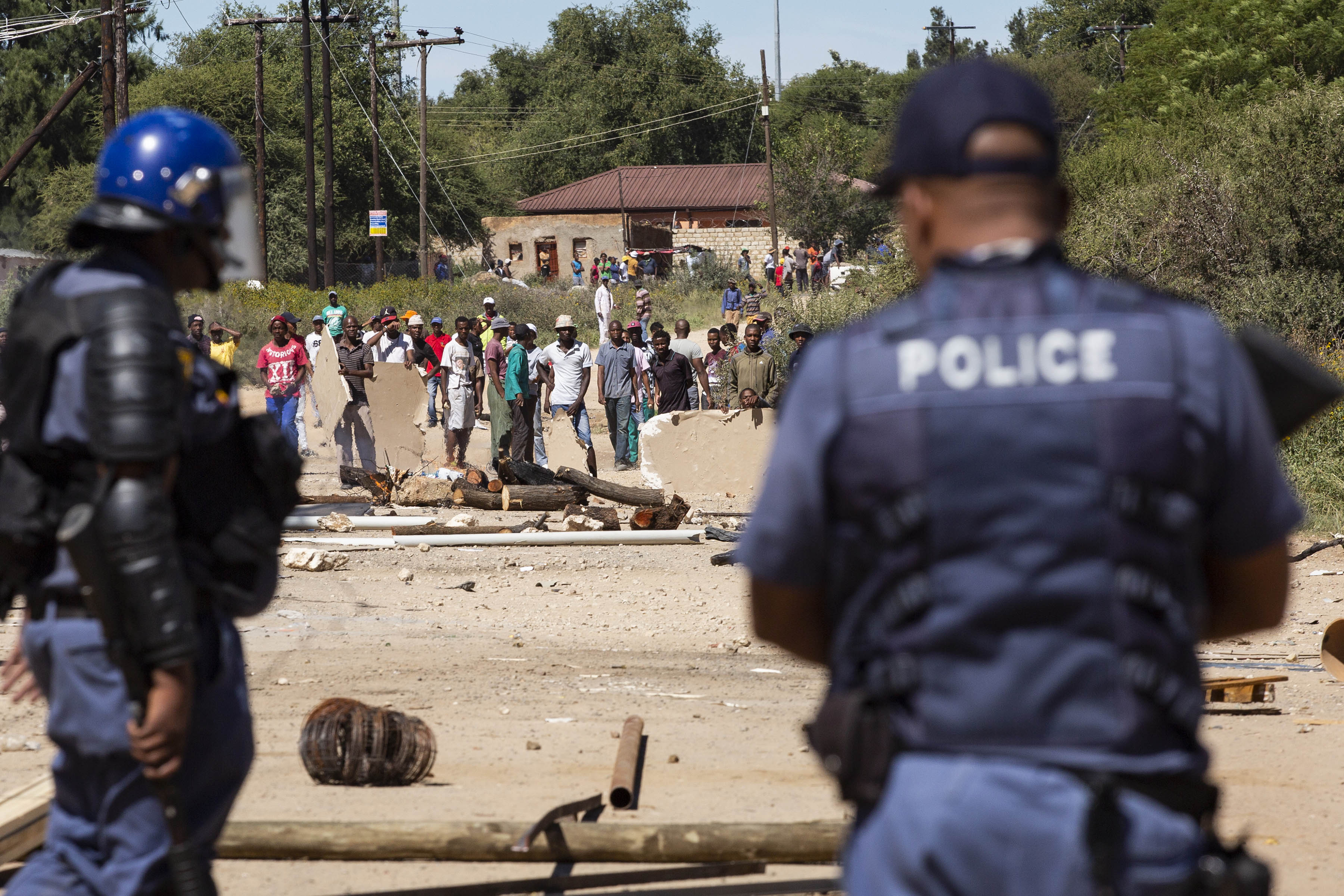 Rubber bullets fired during tense Hermanus standoff