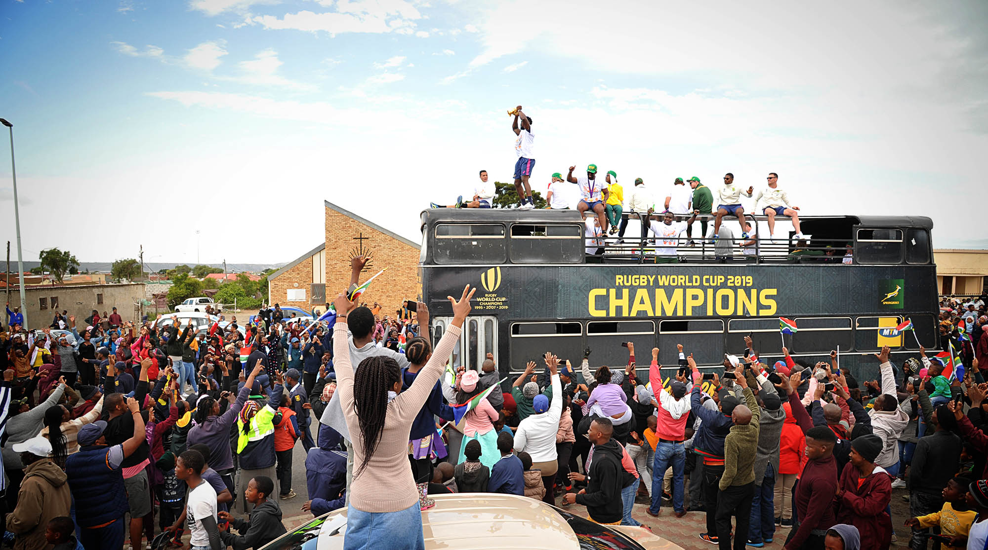 Huge turnout for Kolisi as Boks bring Webb Ellis Cup ‘home’ to PE