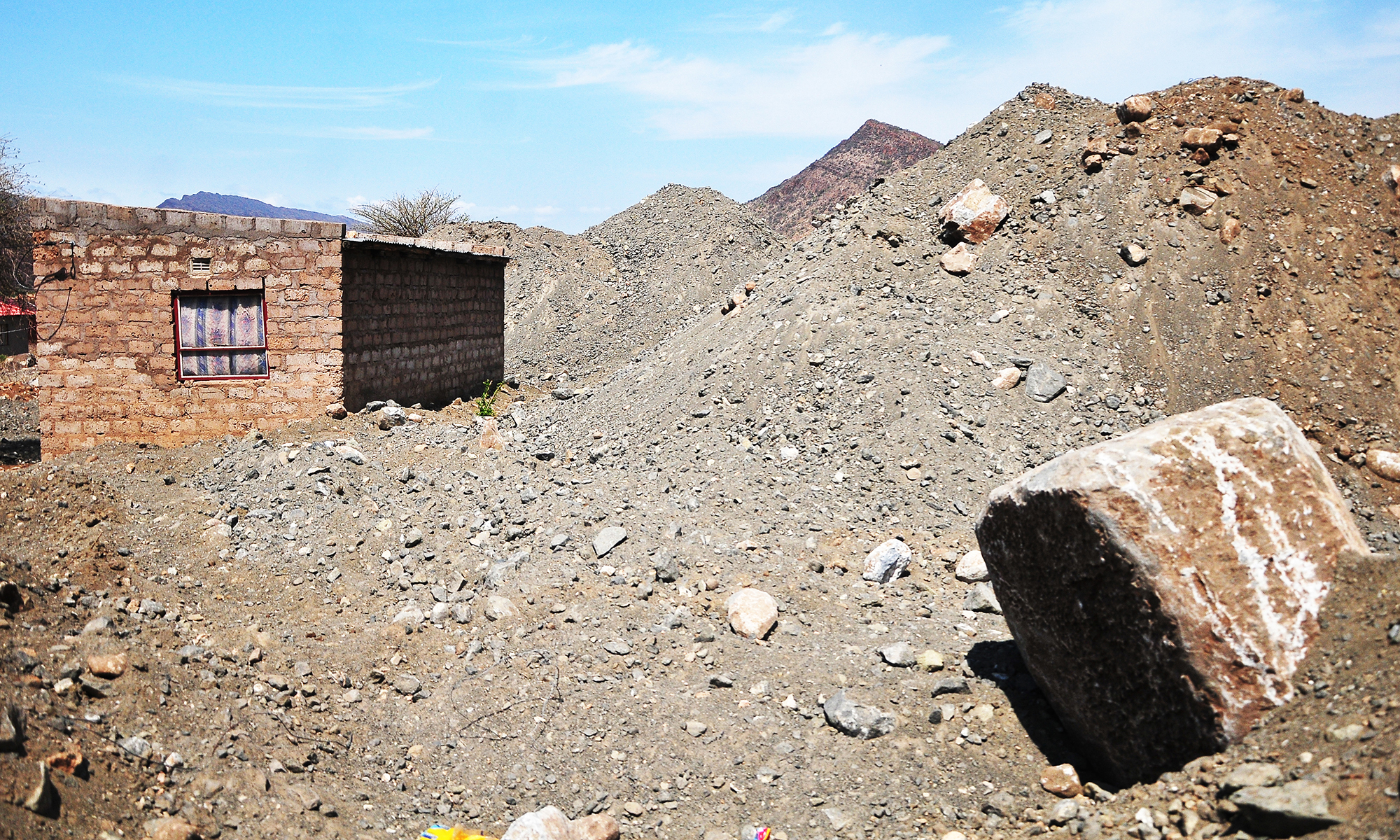 The shine dims on South Africa’s chrome as ruthless pirates muscle in on mining operations