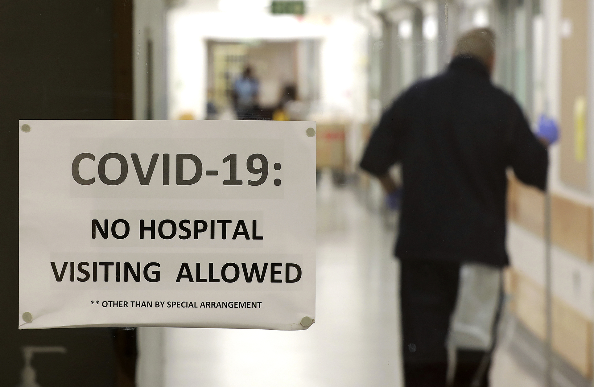 One family’s struggle for news from inside the ICU