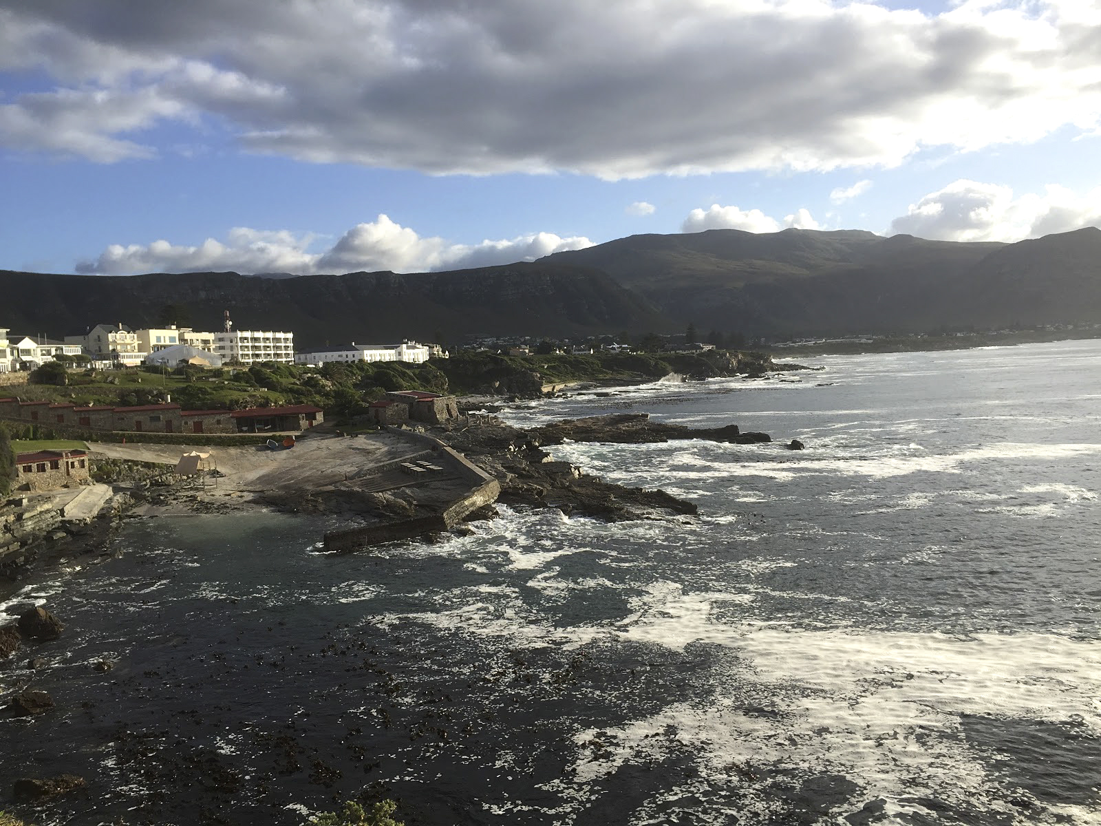 Government seeks to clamp down on offshore ship refuelling operations