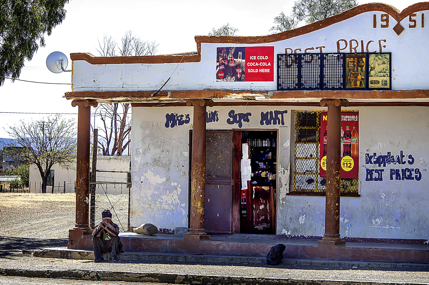 The remaining shop in Klipplaat. (Photo: Donna van der Watt)