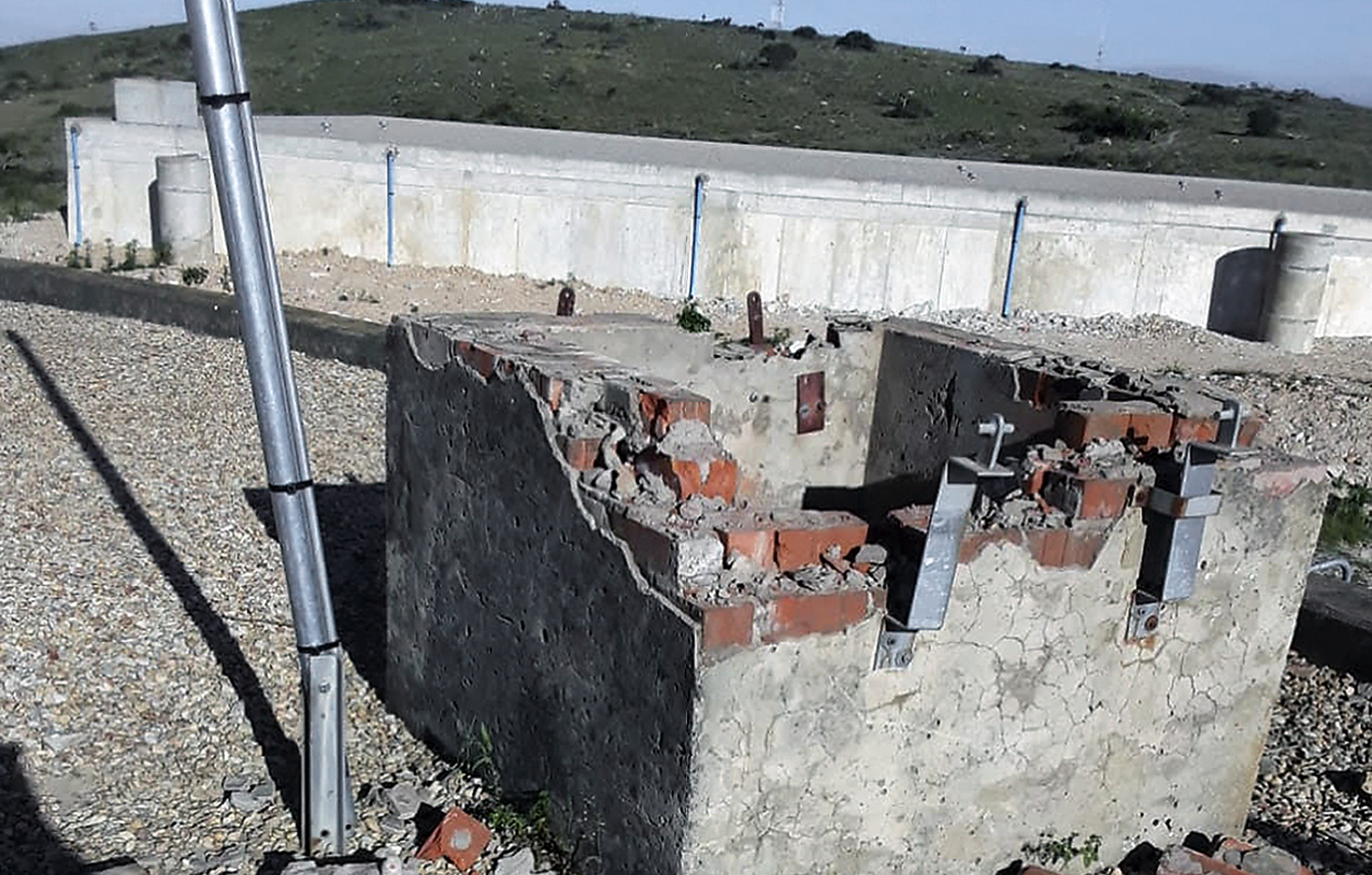 Excuses, excuses as Makhanda goes a week without water