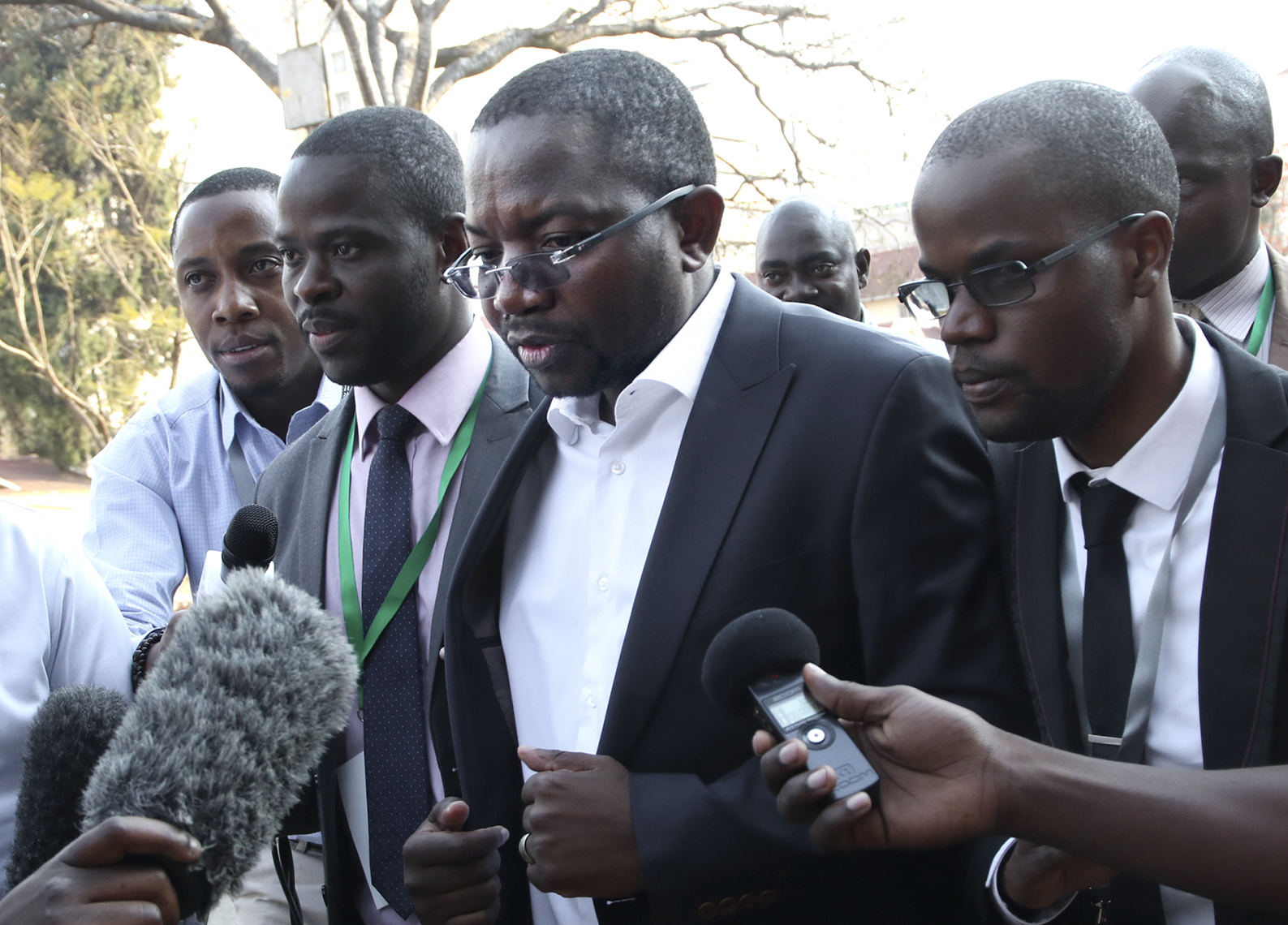 Cry, Zimbabwe: Lawyers appeal for acts of solidarity to defend human rights