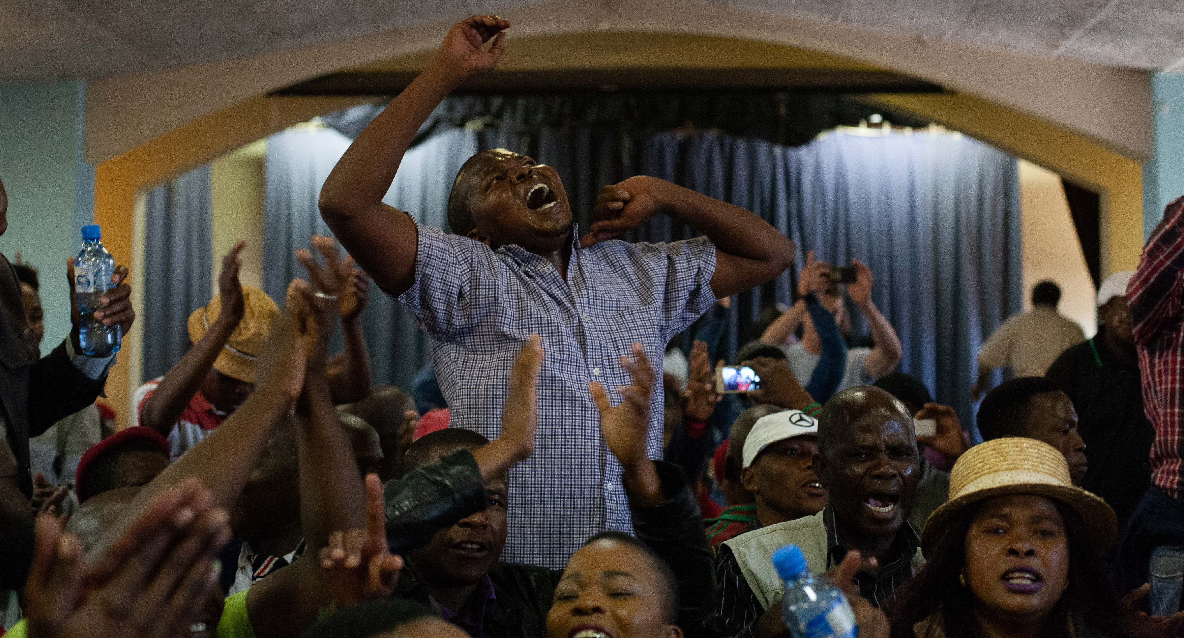 Limpopo: Vincent Smith calls for the first 10 speakers and dozens of hands shoot up