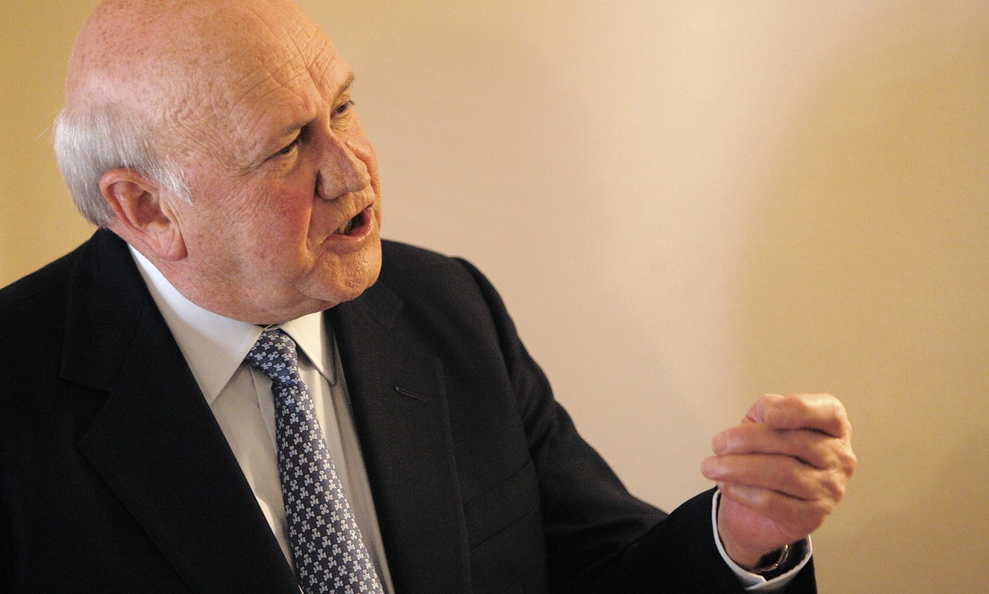 Former South African President FW de Klerk addresses a news conference in Cape Town