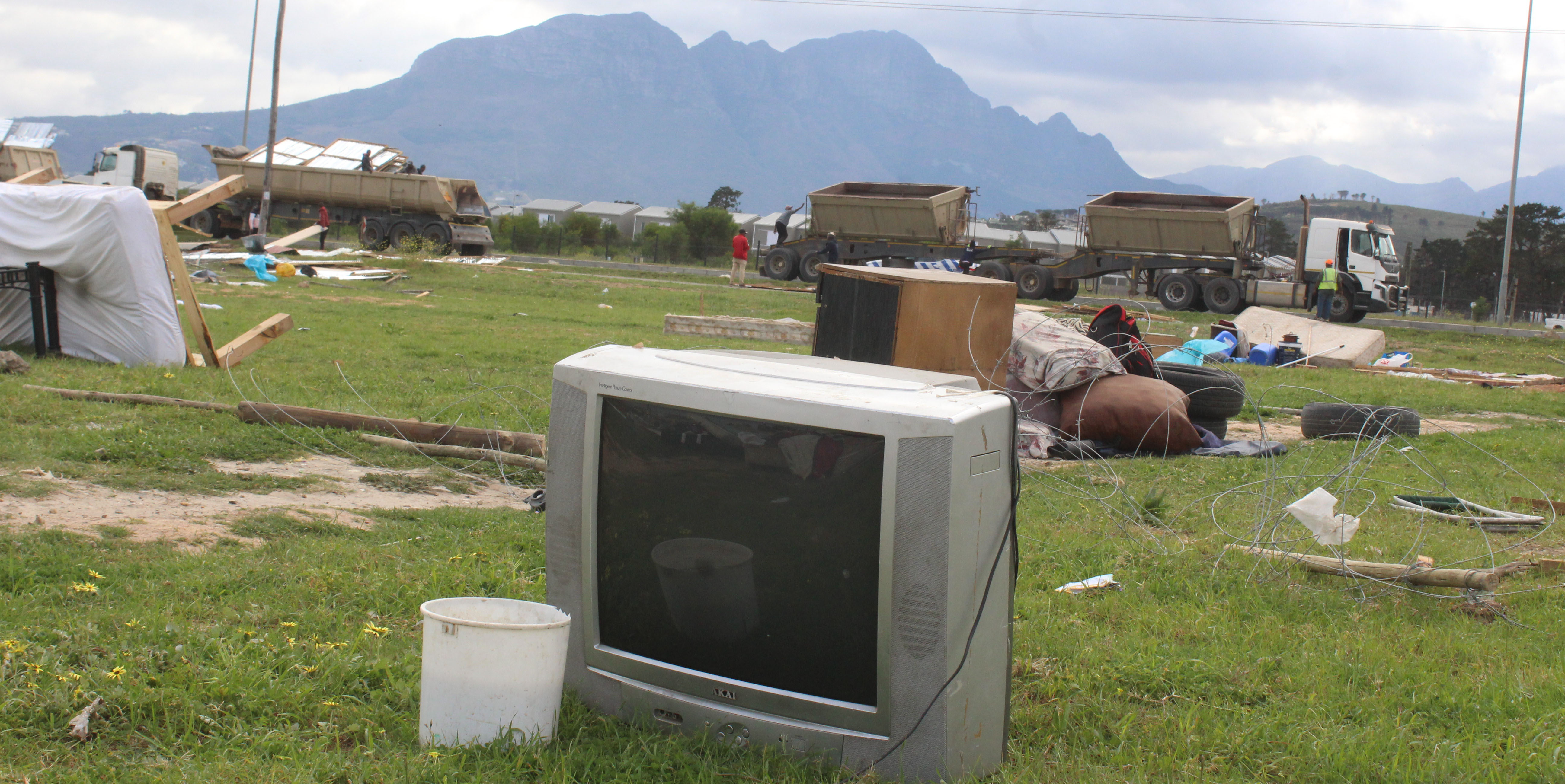 Ten schools closed as police chase land occupiers into Strand