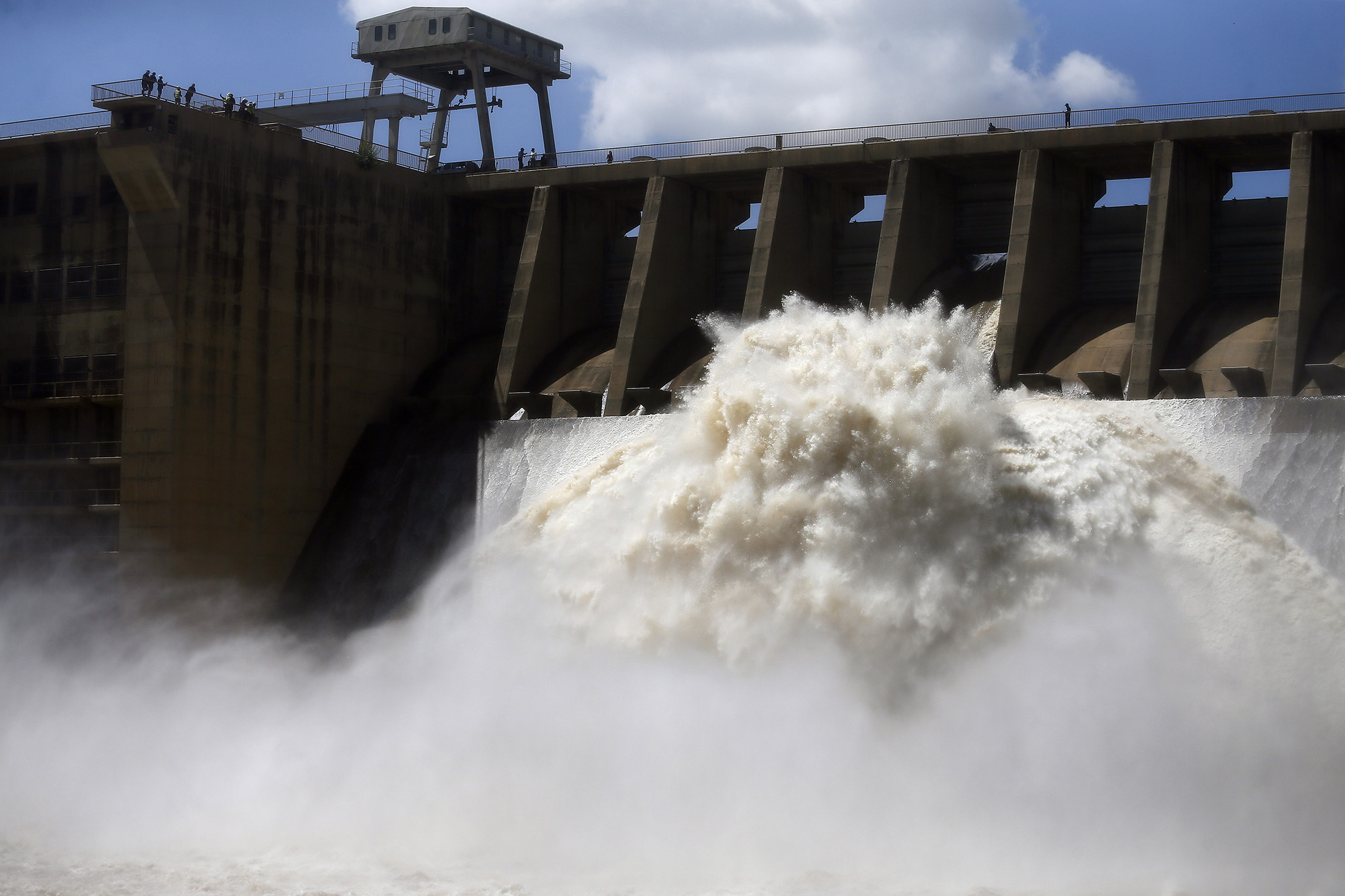 Flood fears mount — authorities open fifth sluice gate at Vaal Dam and evacuate homes