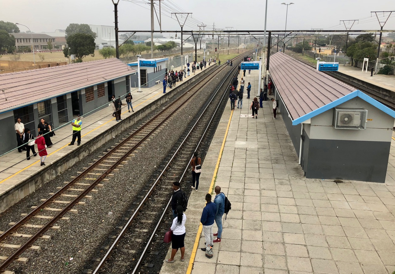 Why is Prasa still trying to buy trains that can’t be used?