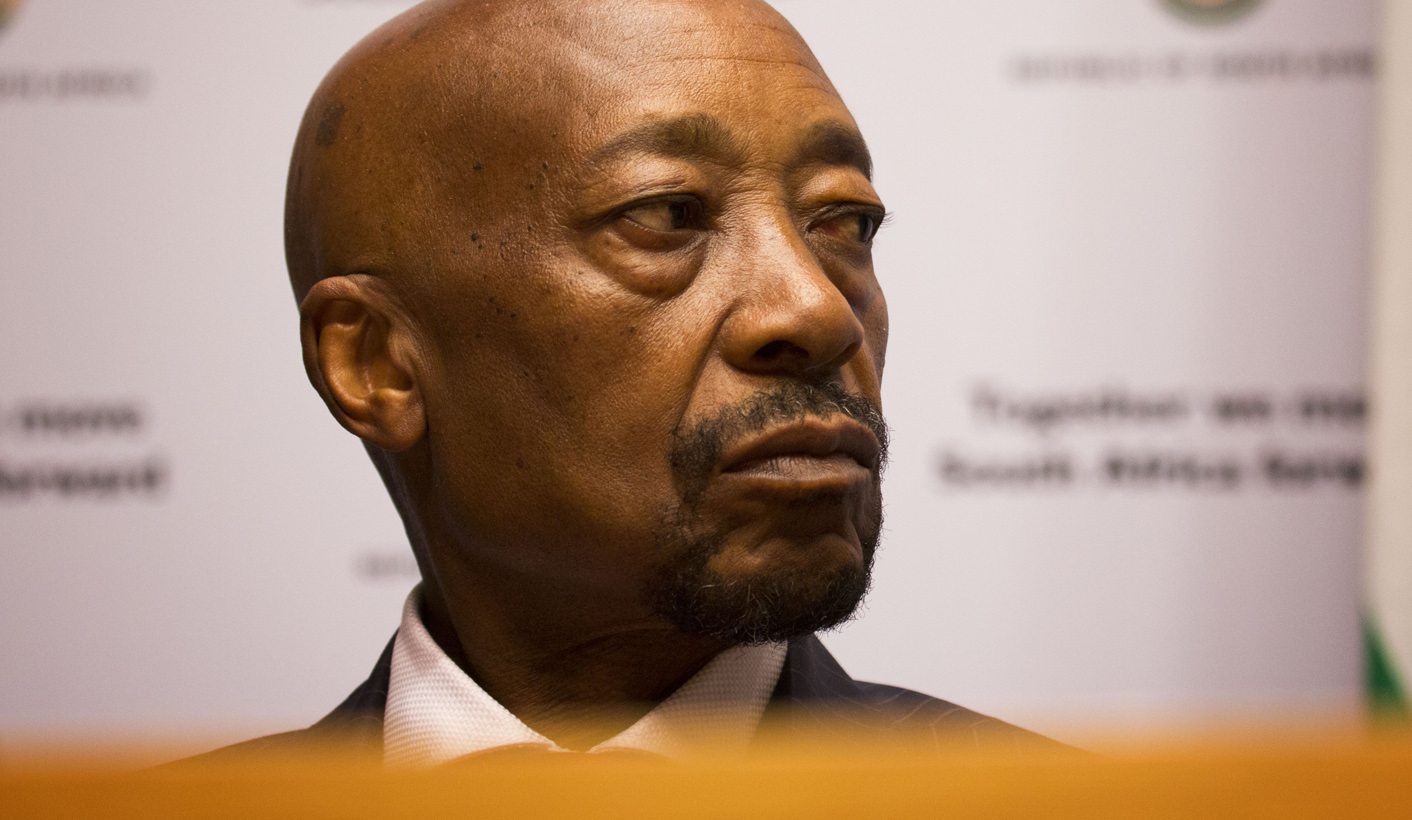 Pauli-Newsflash-Rogue-Unit-vs-Moyane