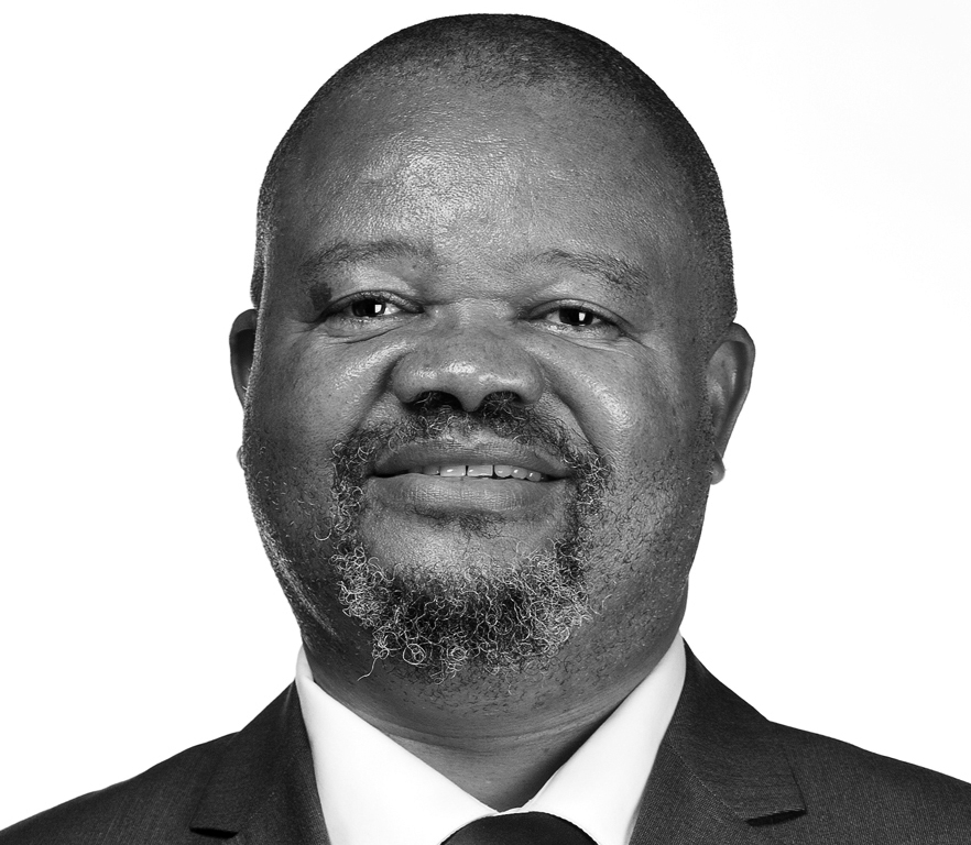 Mandla Makhanya 